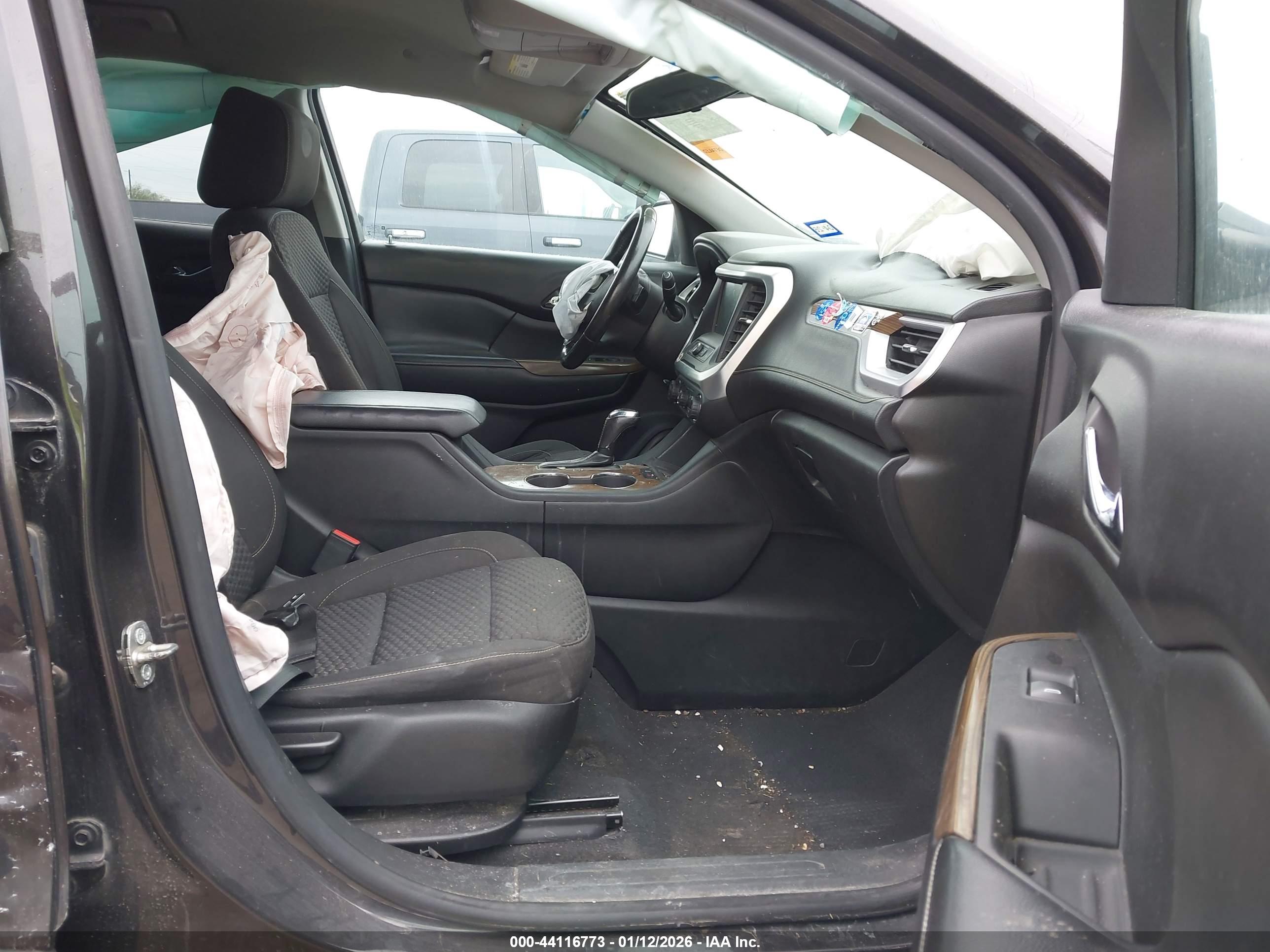 GMC ACADIA image 5