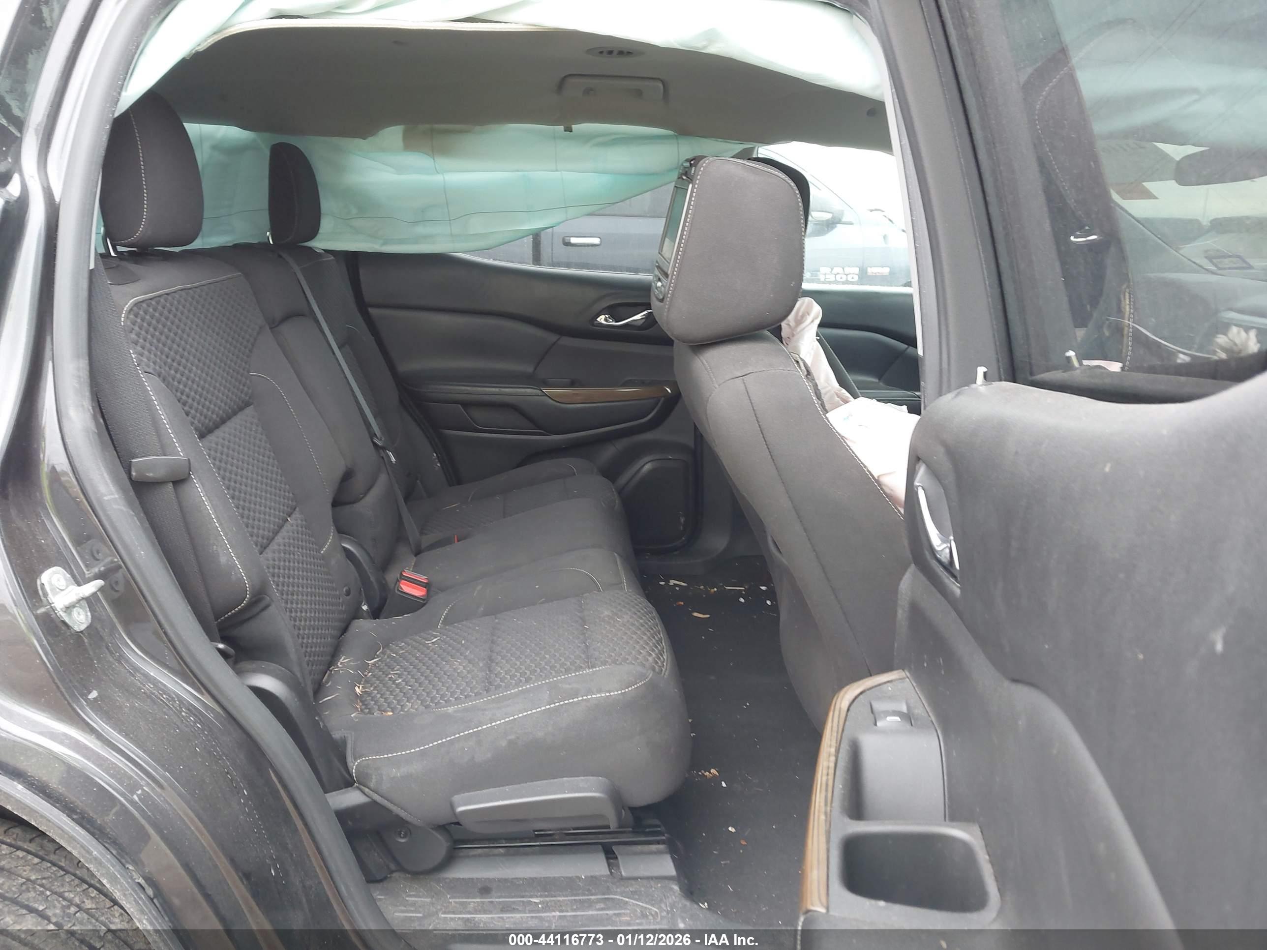 GMC ACADIA image 8