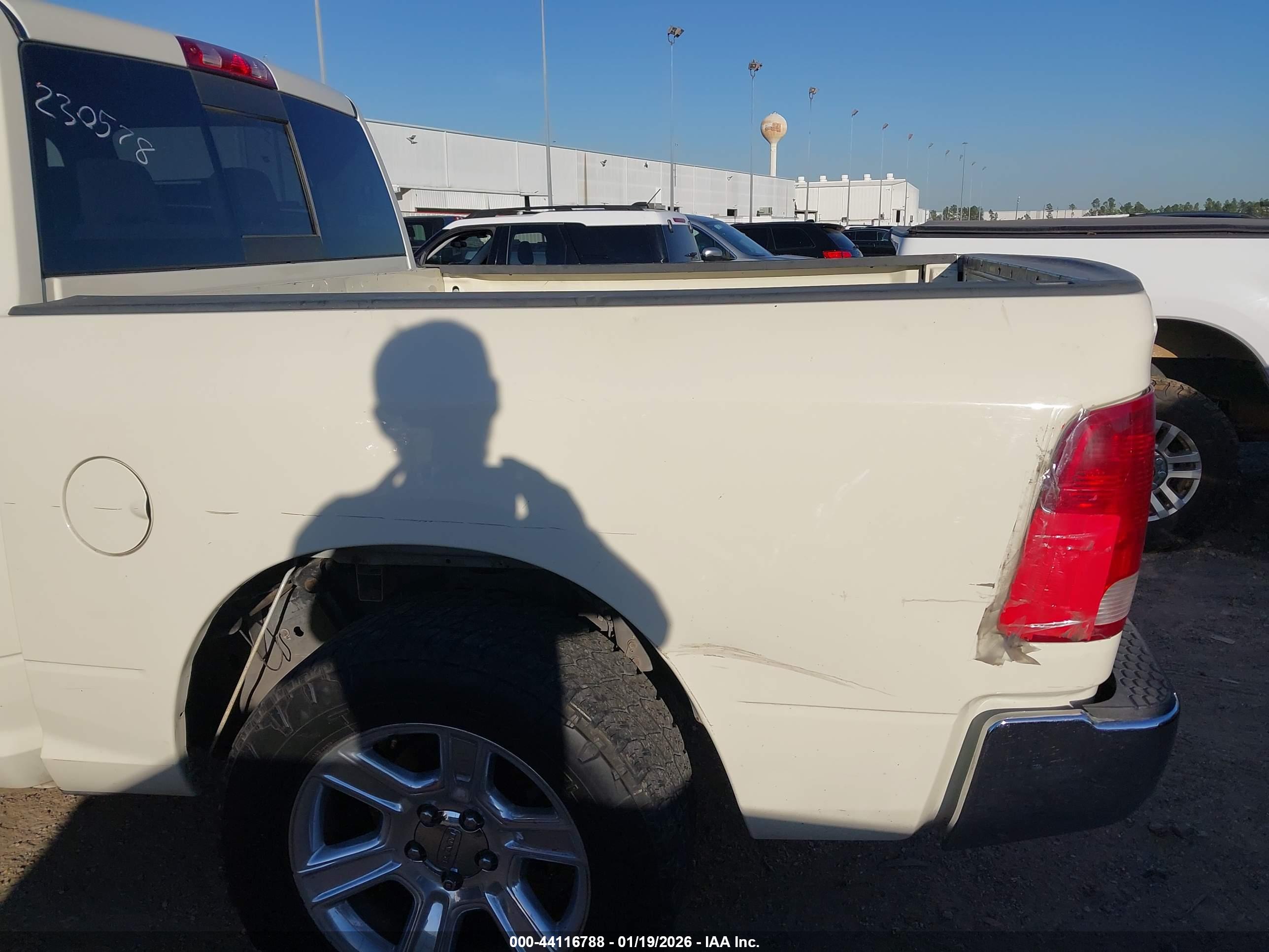 DODGE RAM image 6