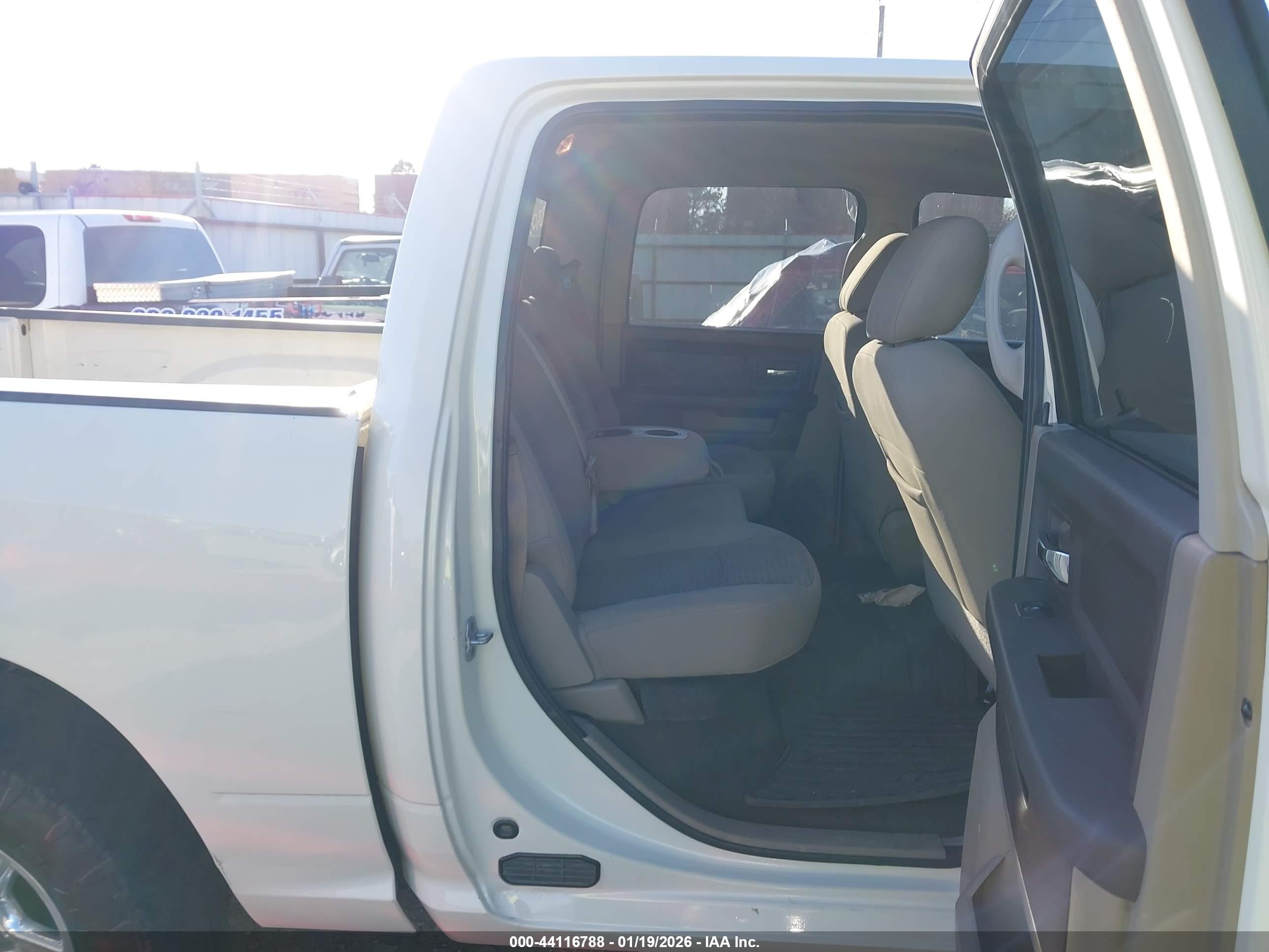 DODGE RAM image 8