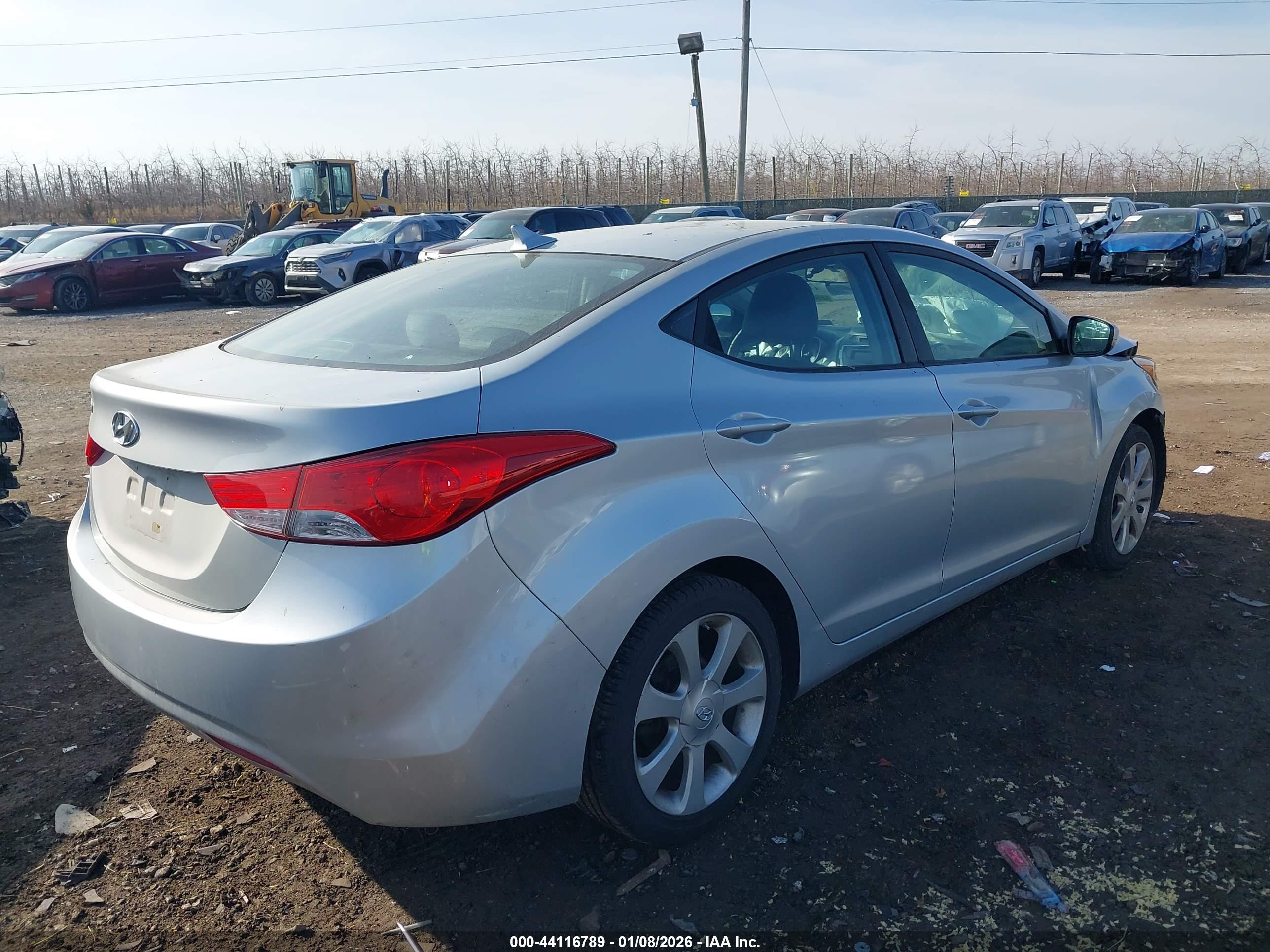 HYUNDAI ELANTRA image 4