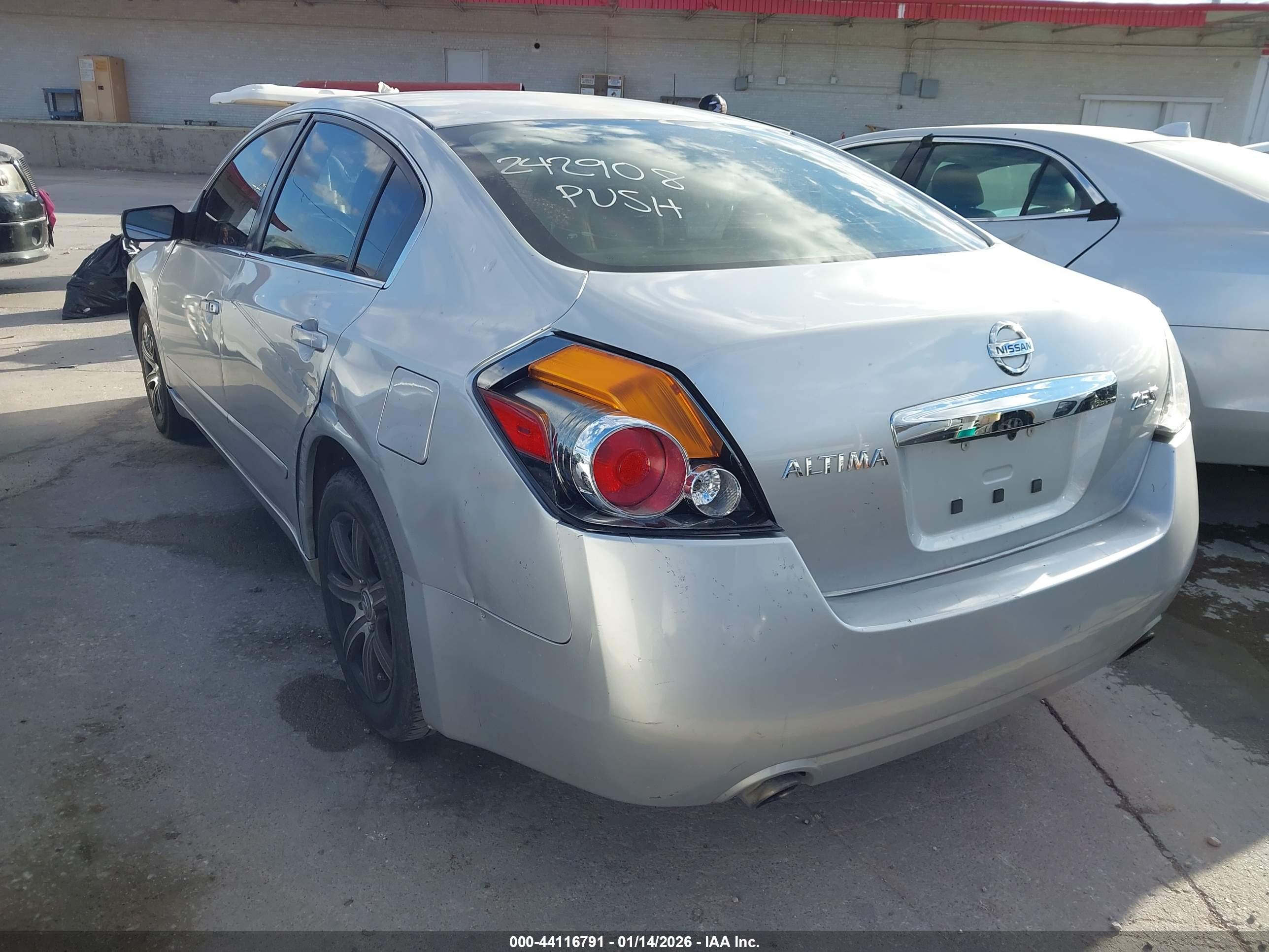 NISSAN ALTIMA image 3