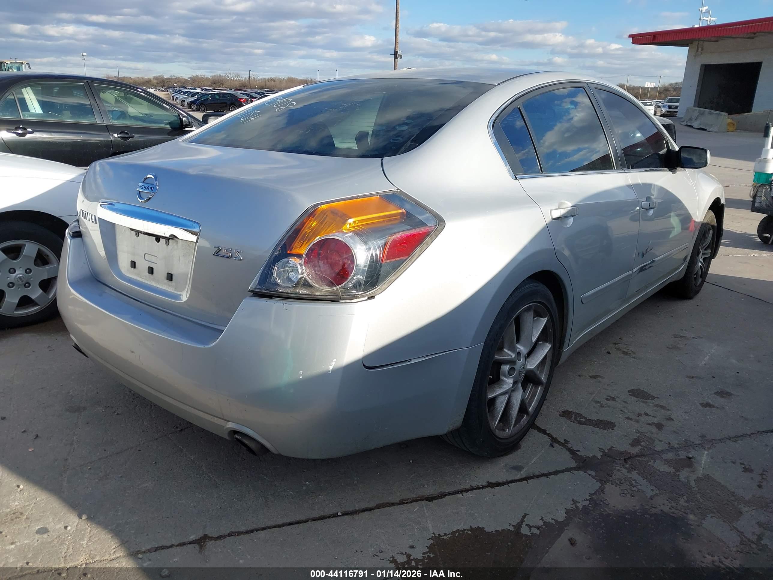 NISSAN ALTIMA image 4