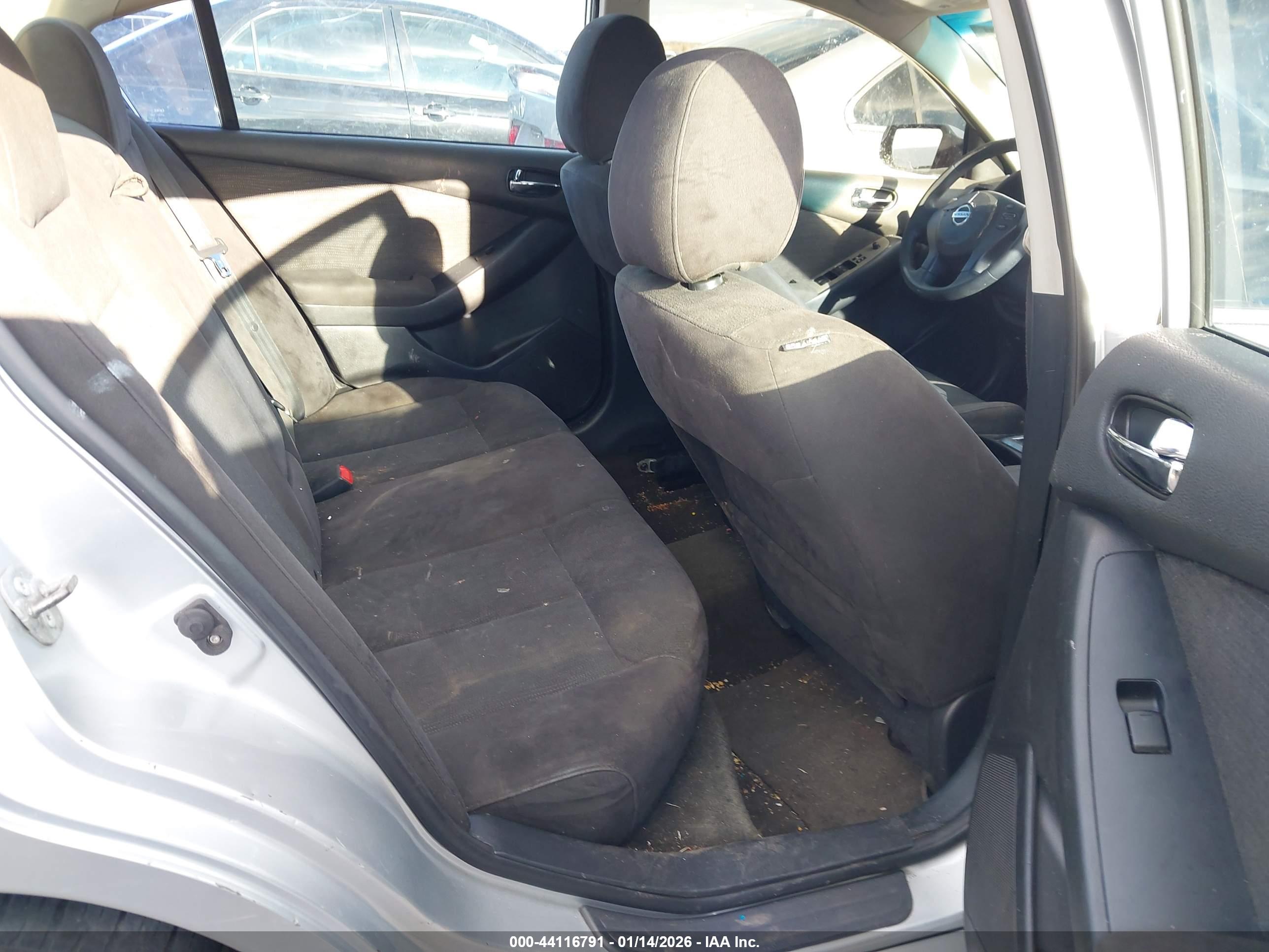 NISSAN ALTIMA image 8