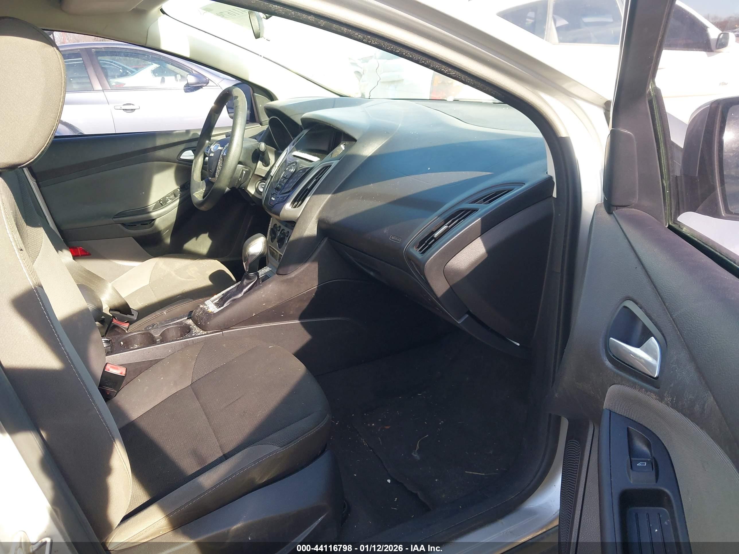 FORD FOCUS image 5