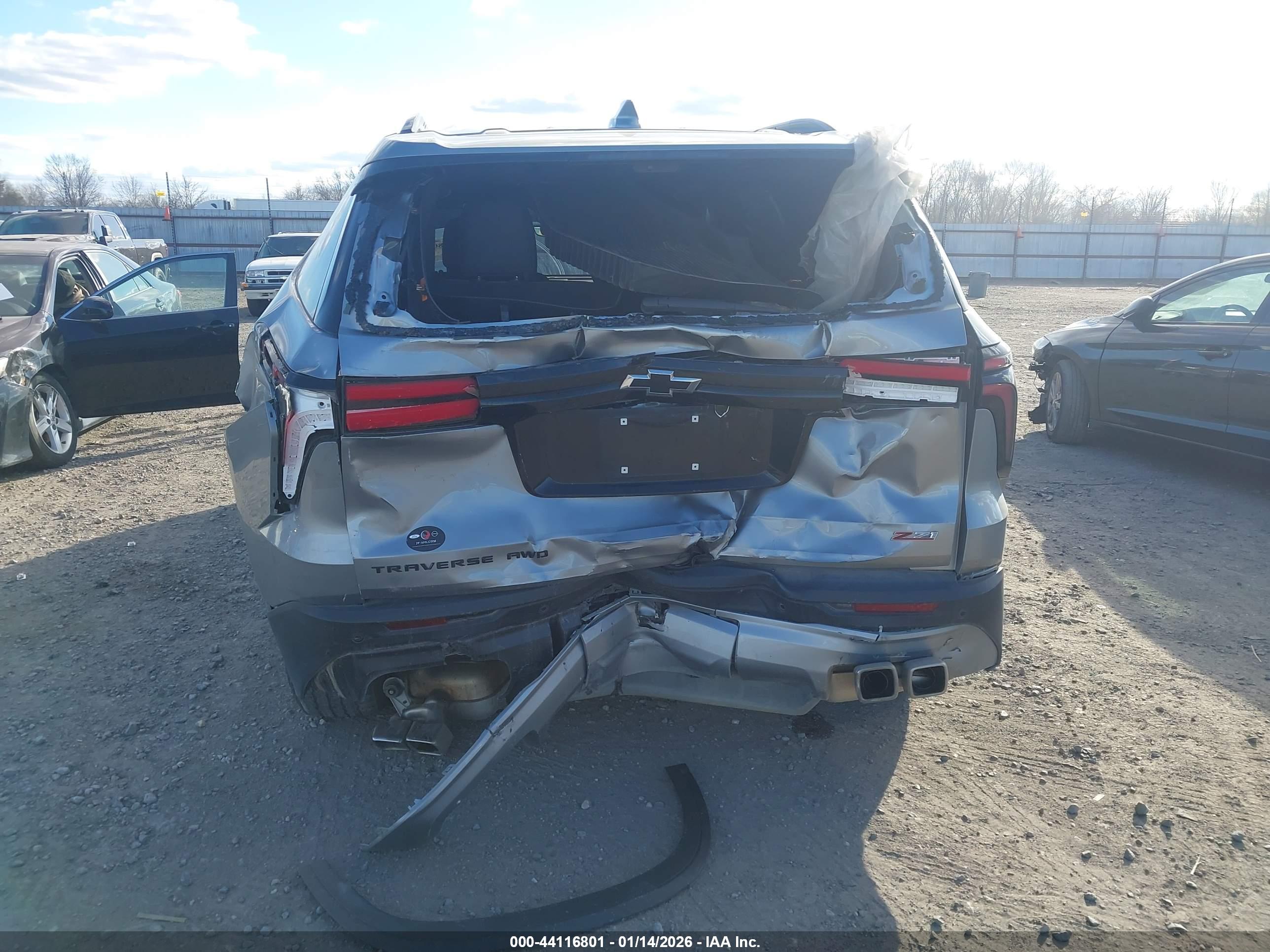 CHEVROLET TRAVERSE image 6
