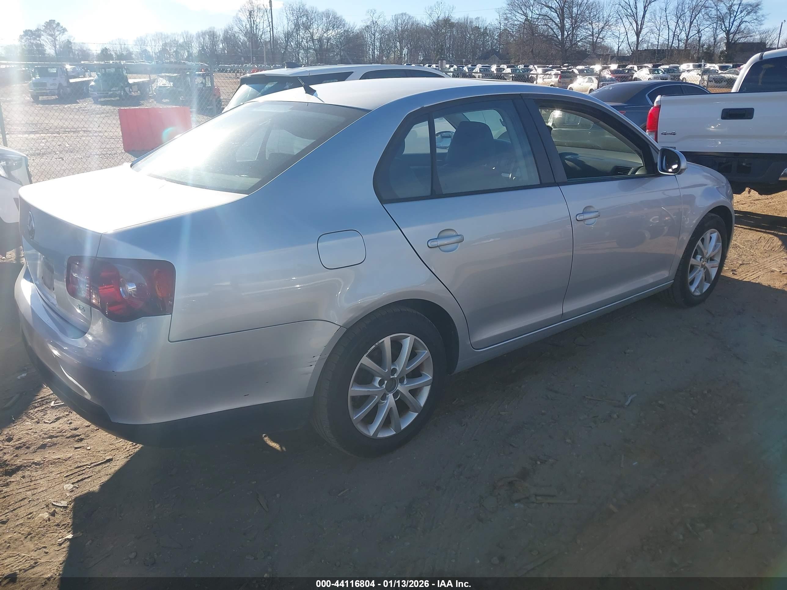 VOLKSWAGEN JETTA image 4