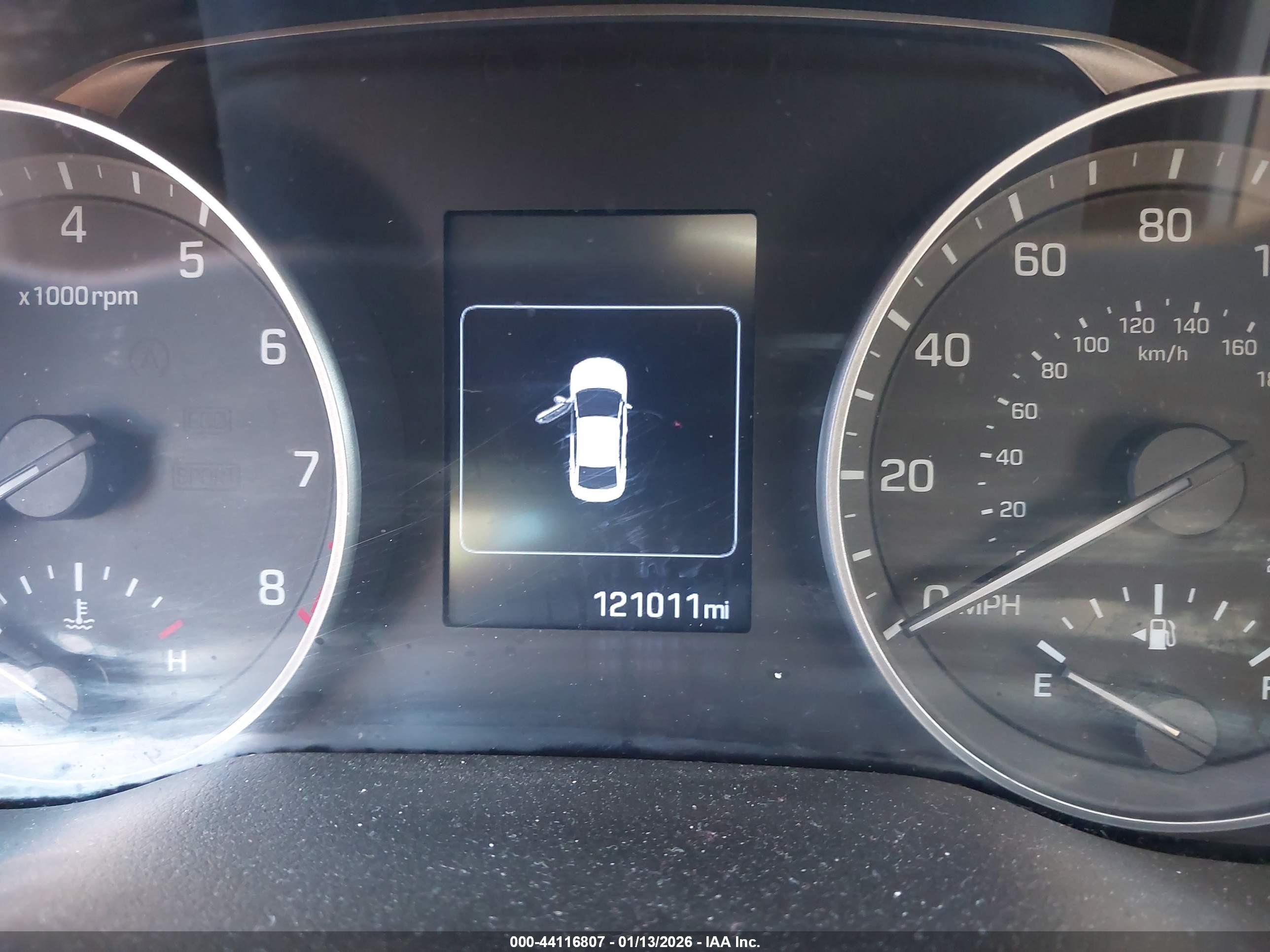 HYUNDAI ELANTRA image 7