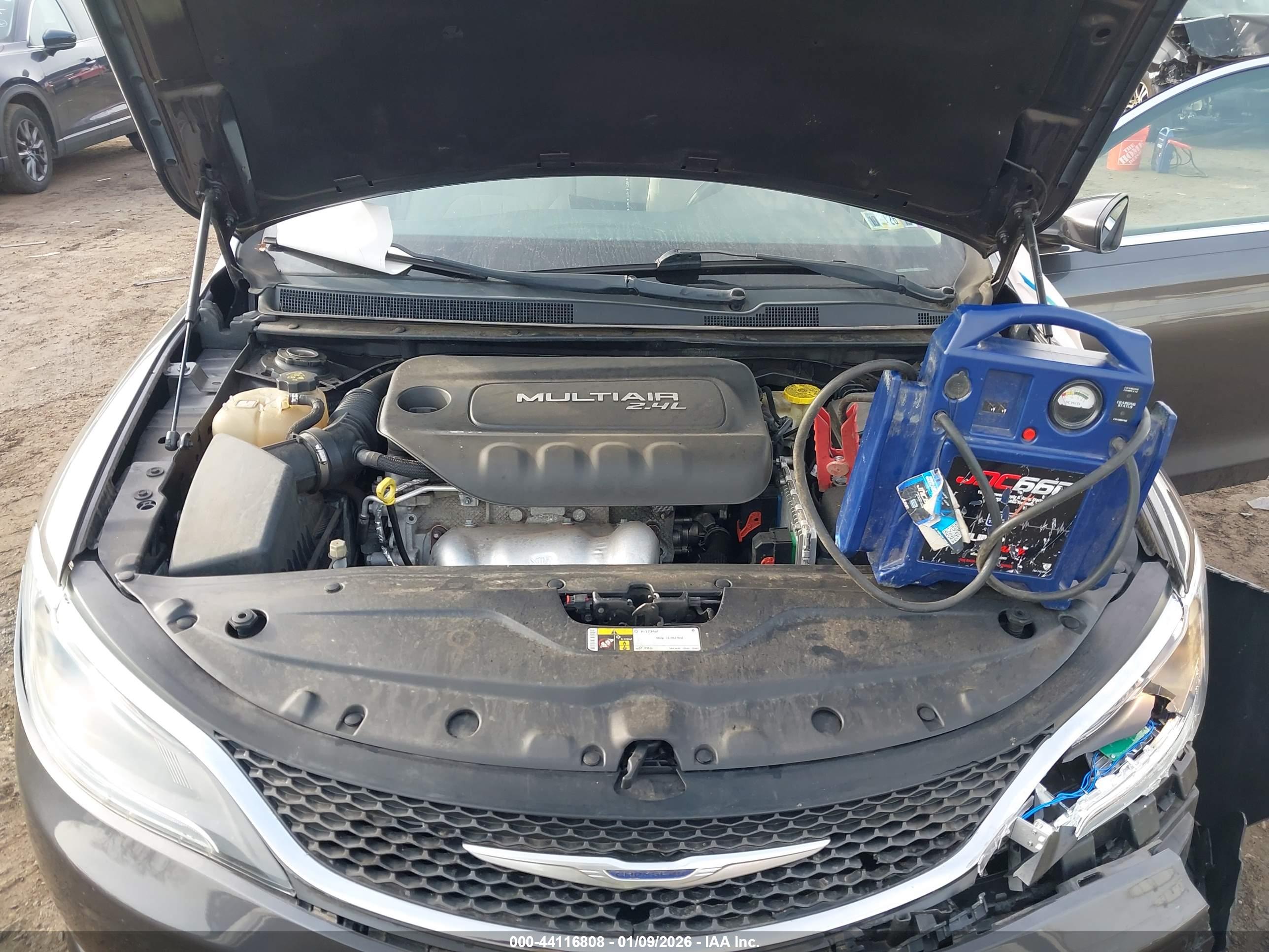 CHRYSLER 200 image 10
