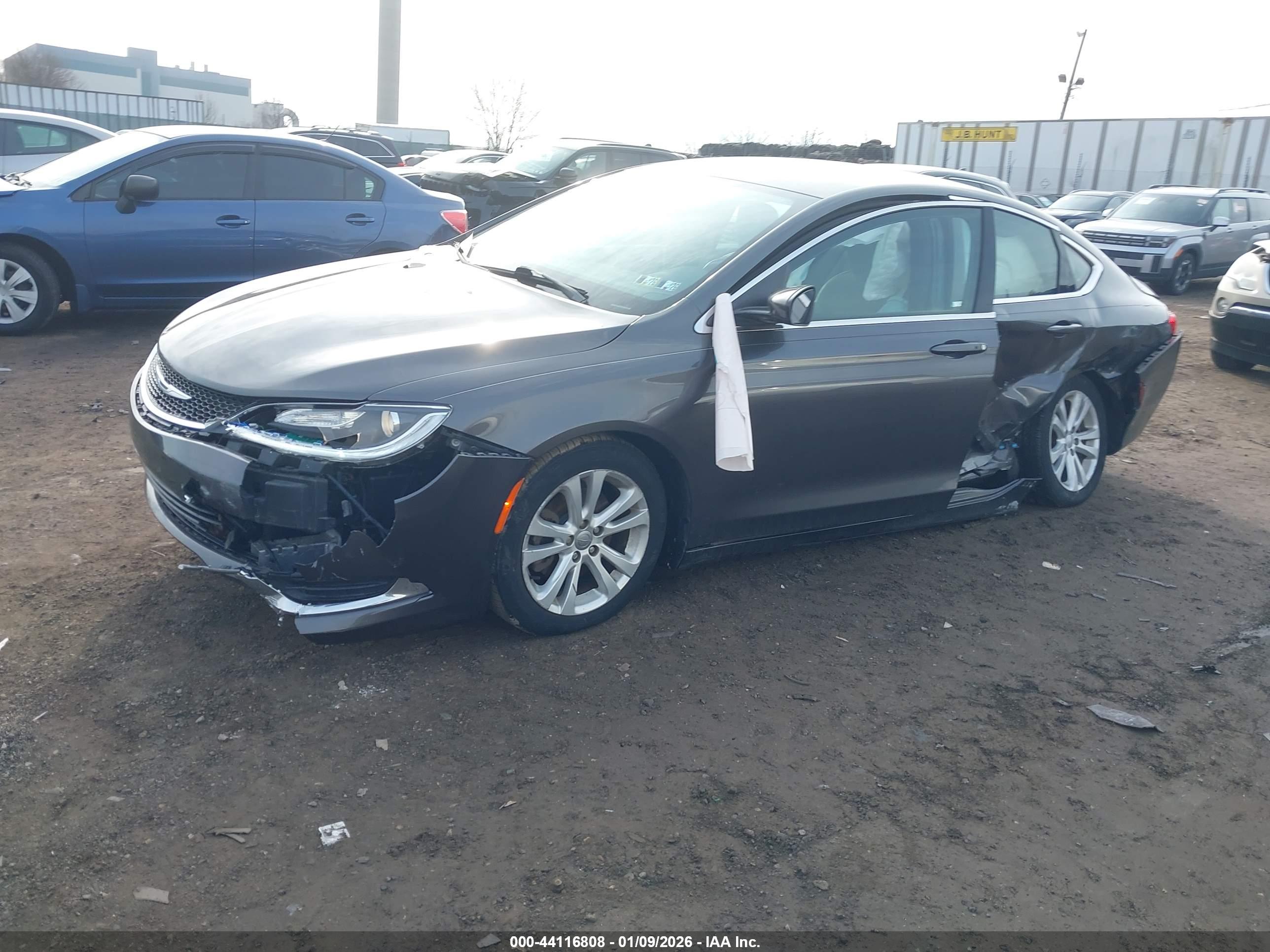 CHRYSLER 200 image 2
