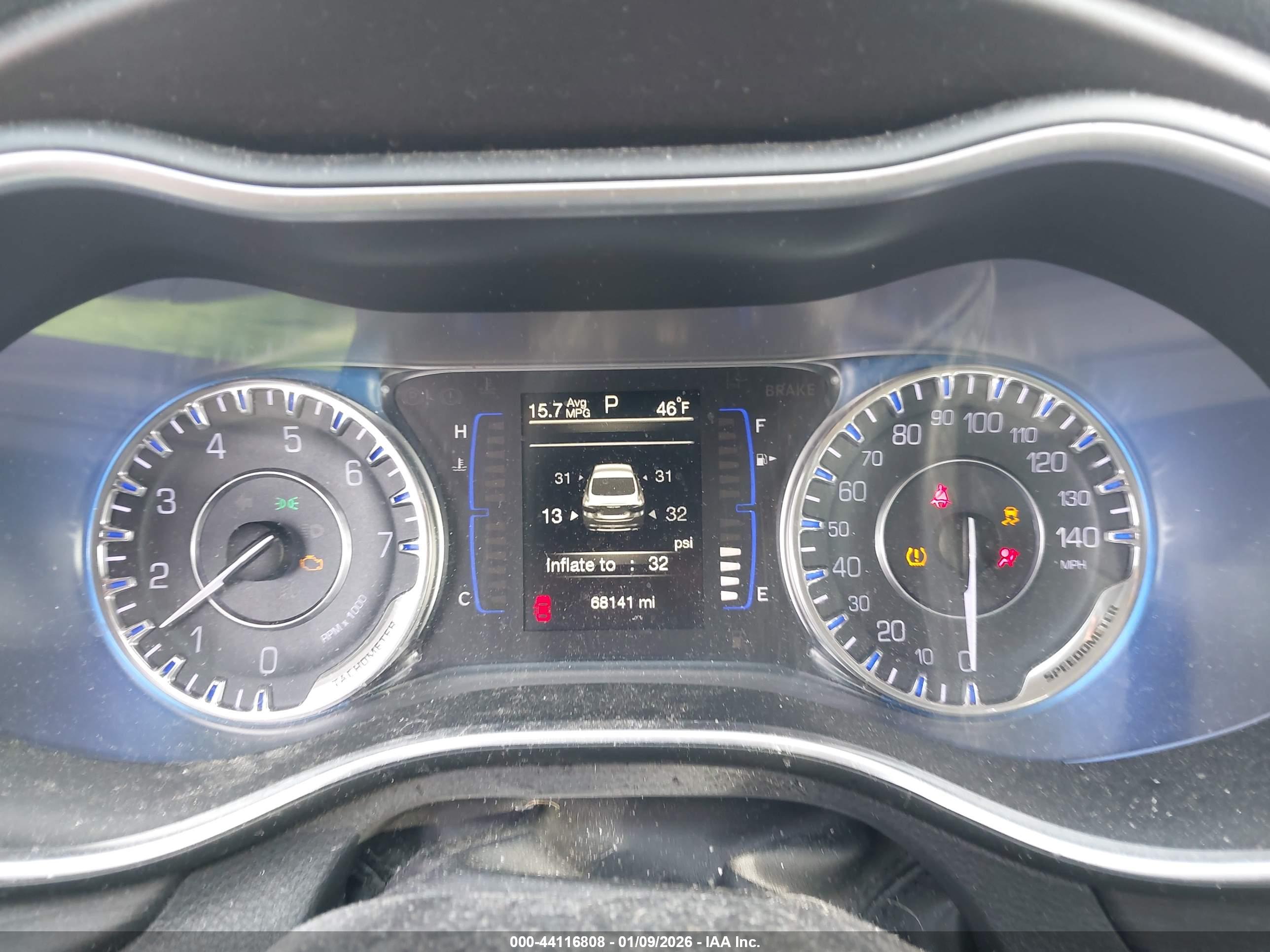CHRYSLER 200 image 7