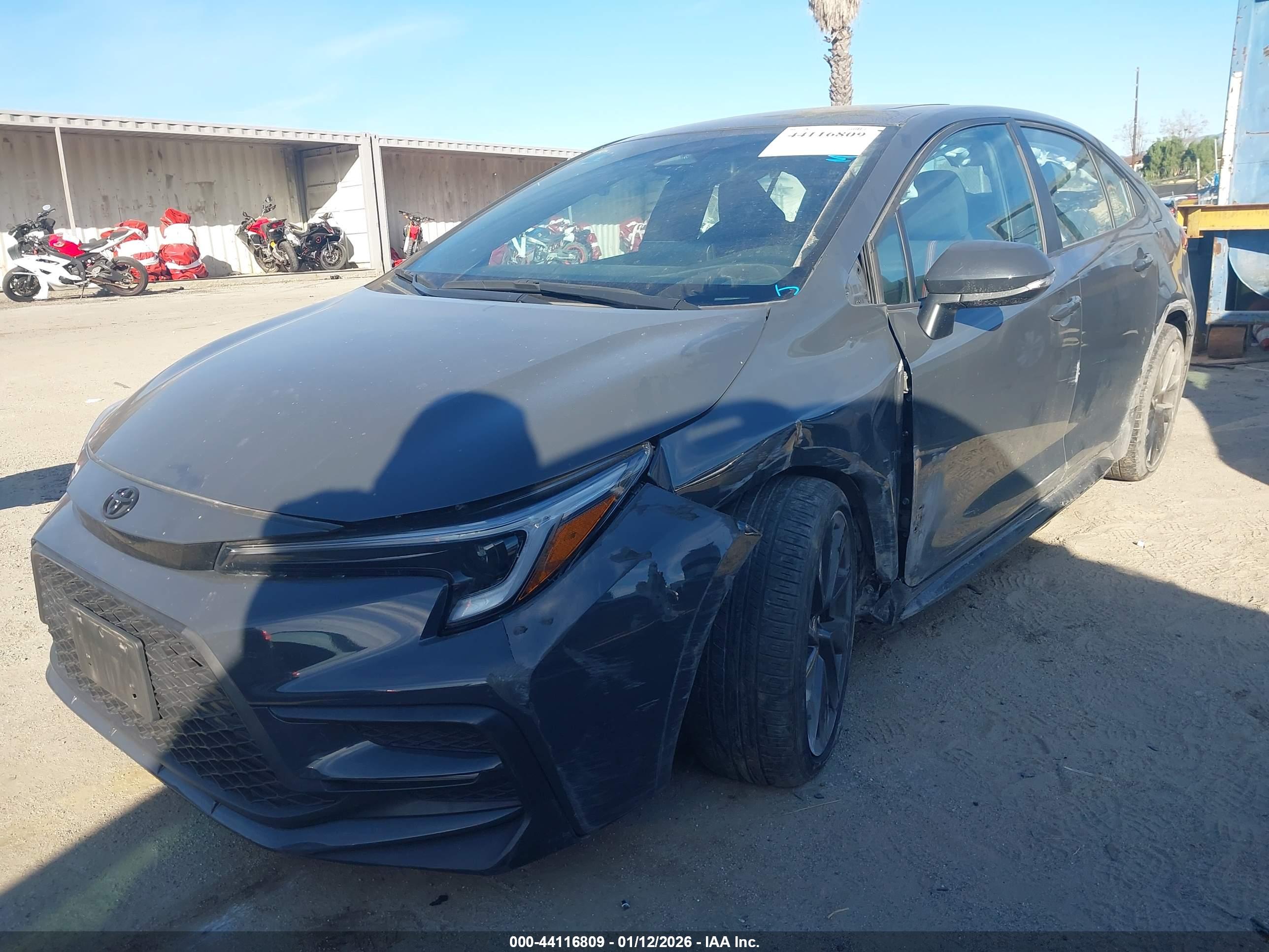TOYOTA COROLLA image 2