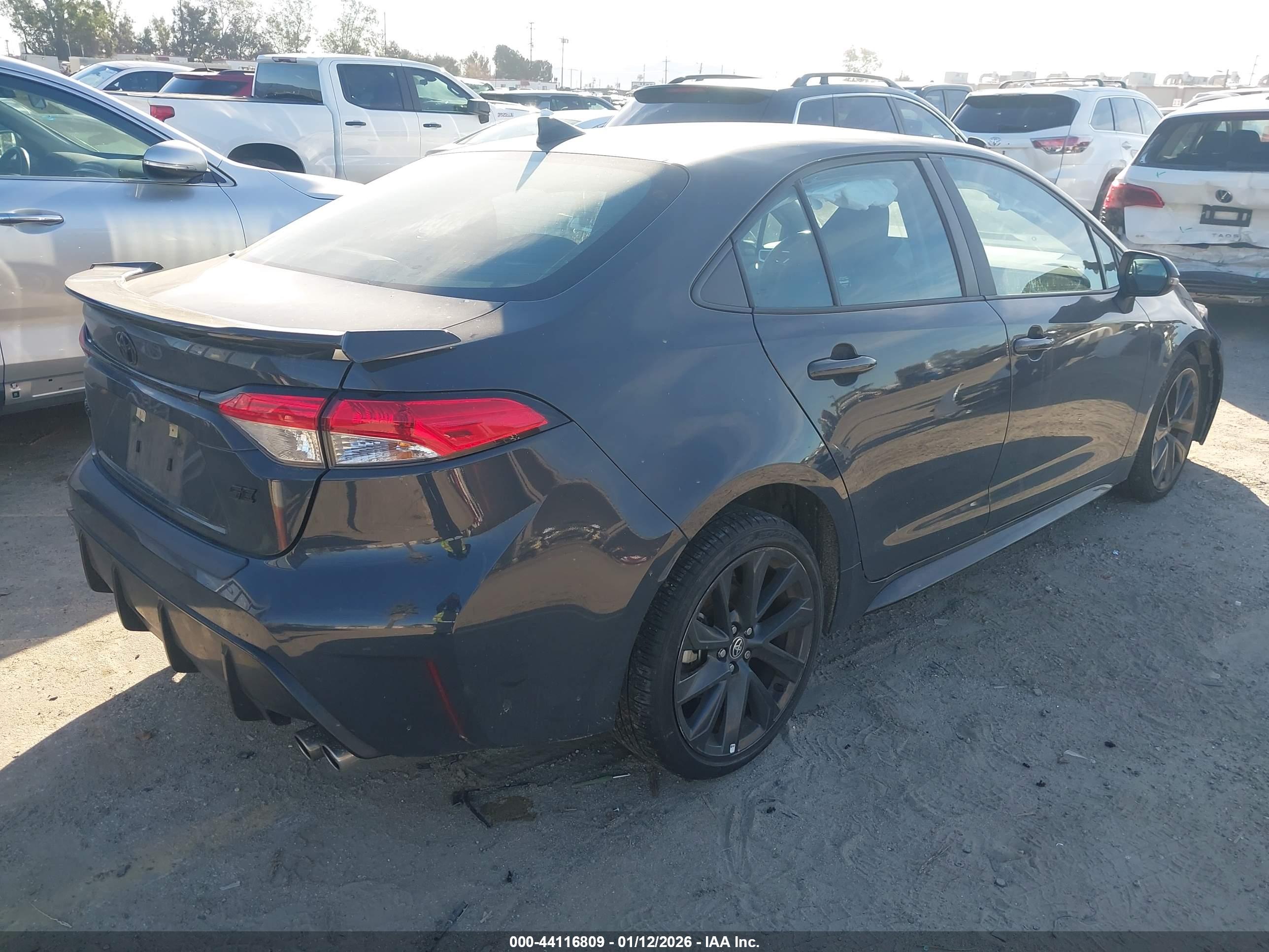 TOYOTA COROLLA image 4
