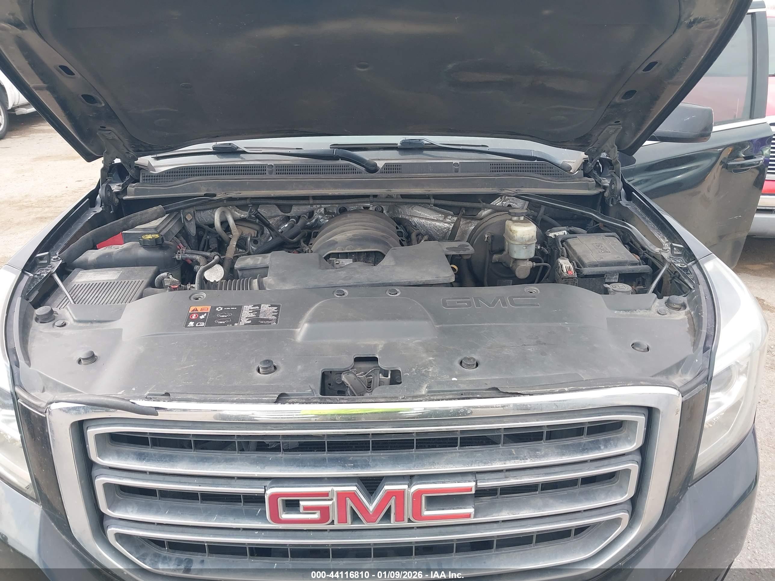 GMC YUKON image 10