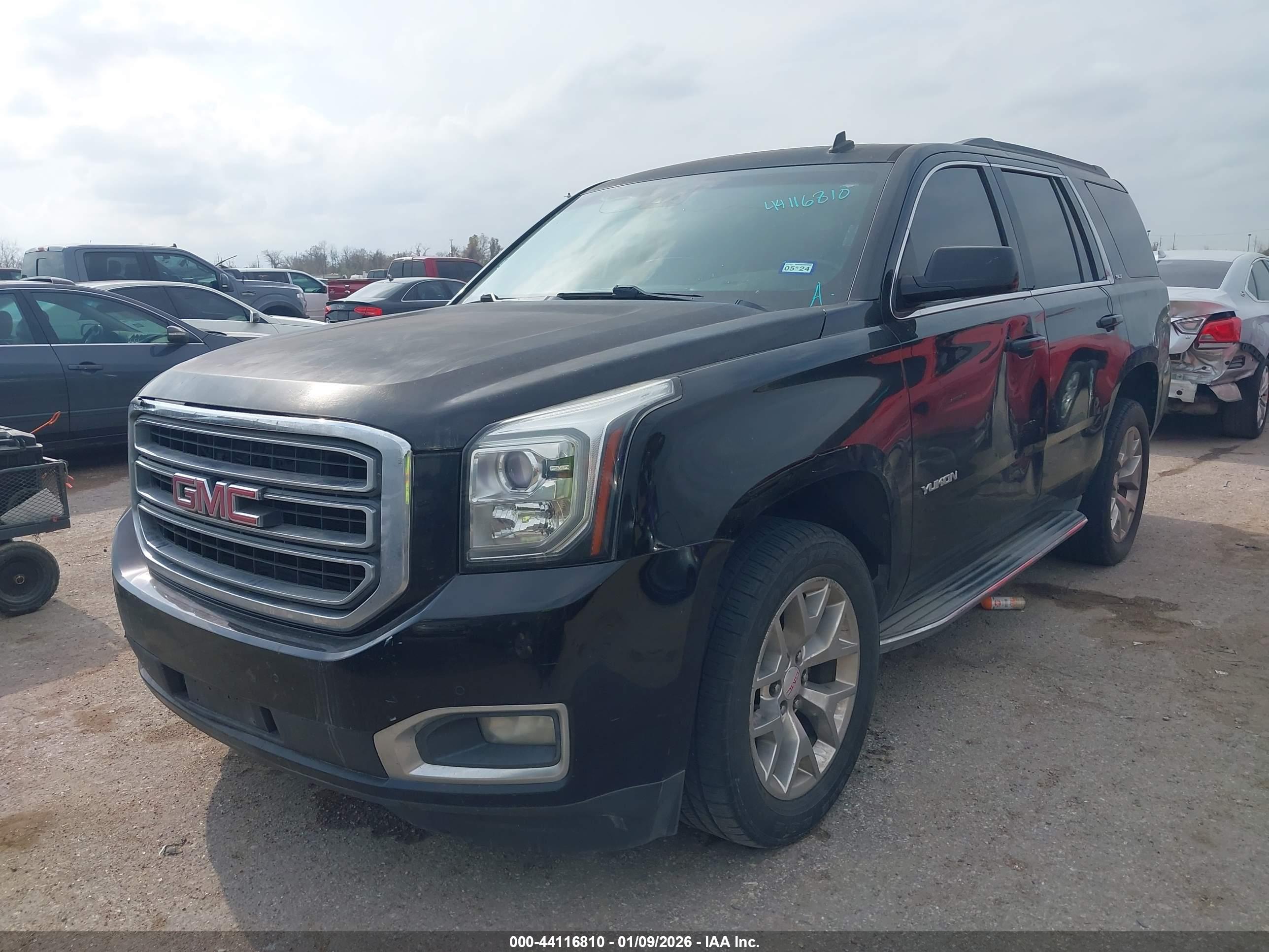 GMC YUKON image 2