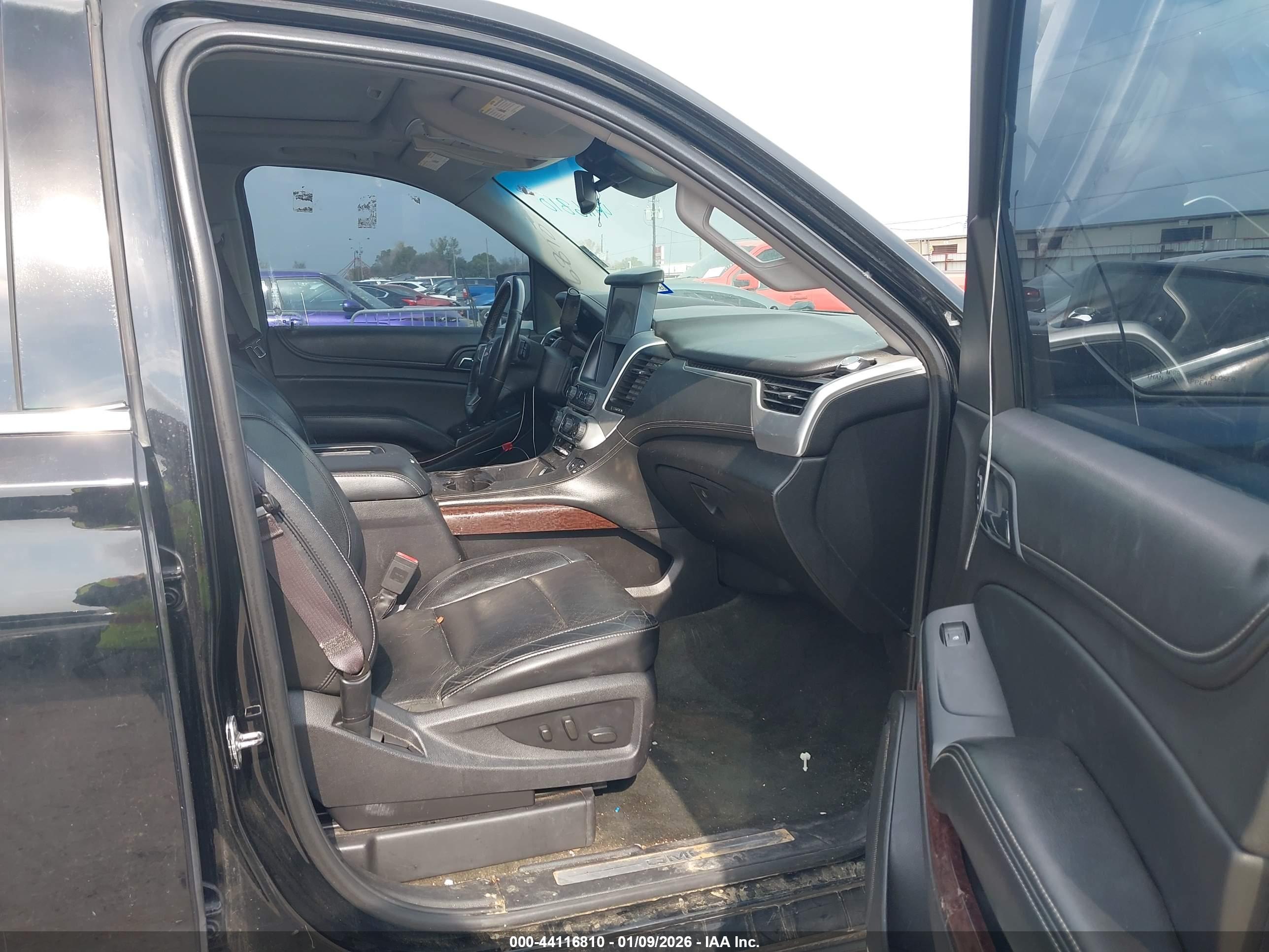 GMC YUKON image 5