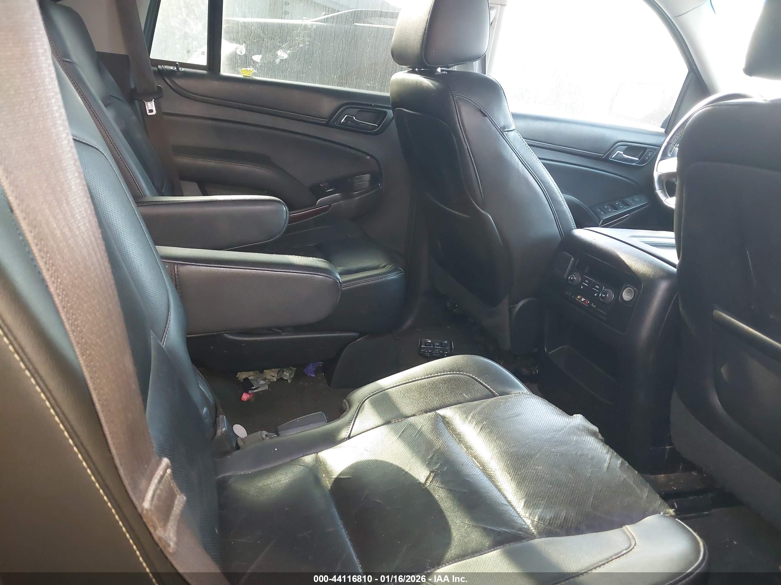 GMC YUKON image 8