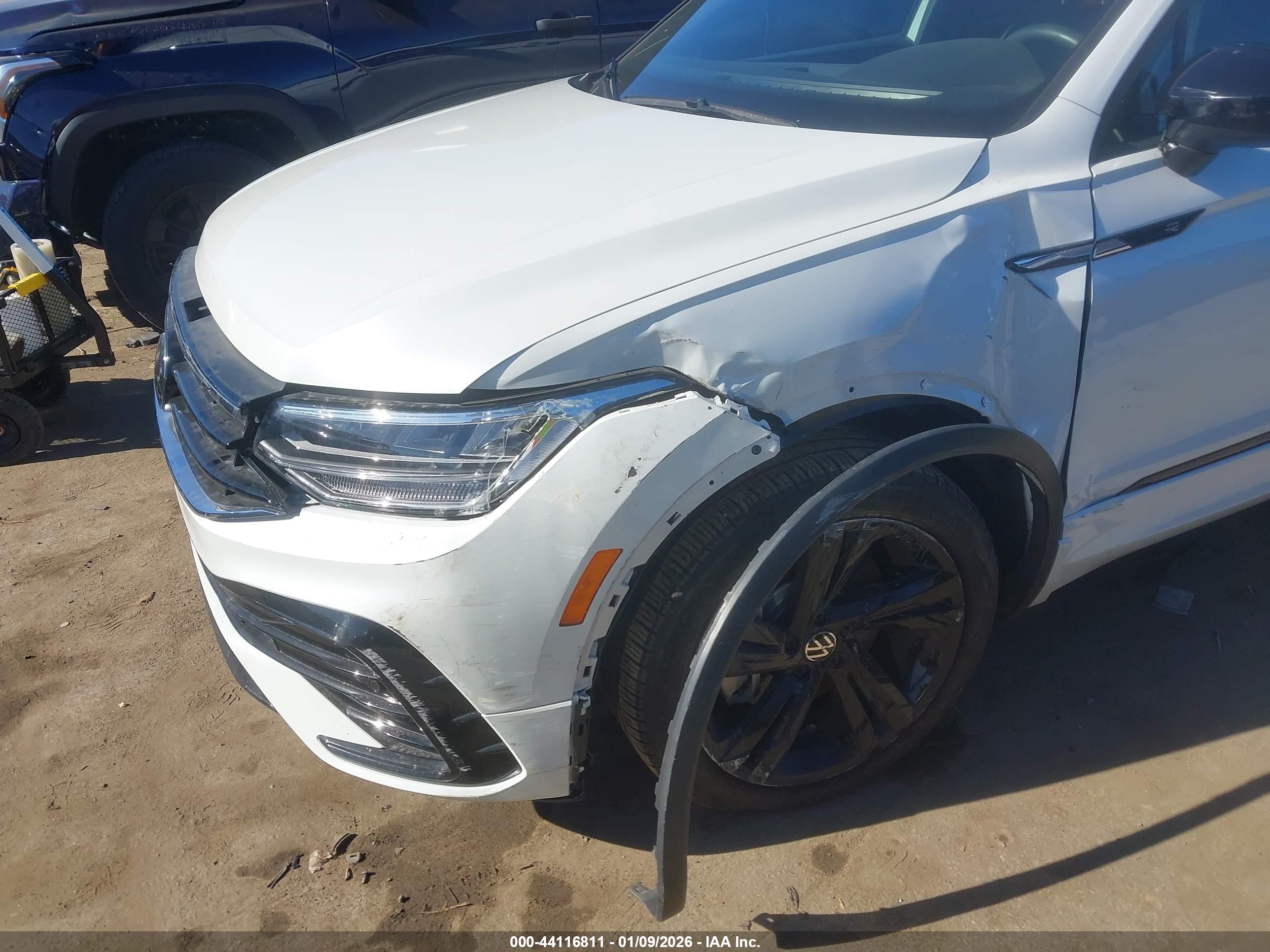 VOLKSWAGEN TIGUAN image 6