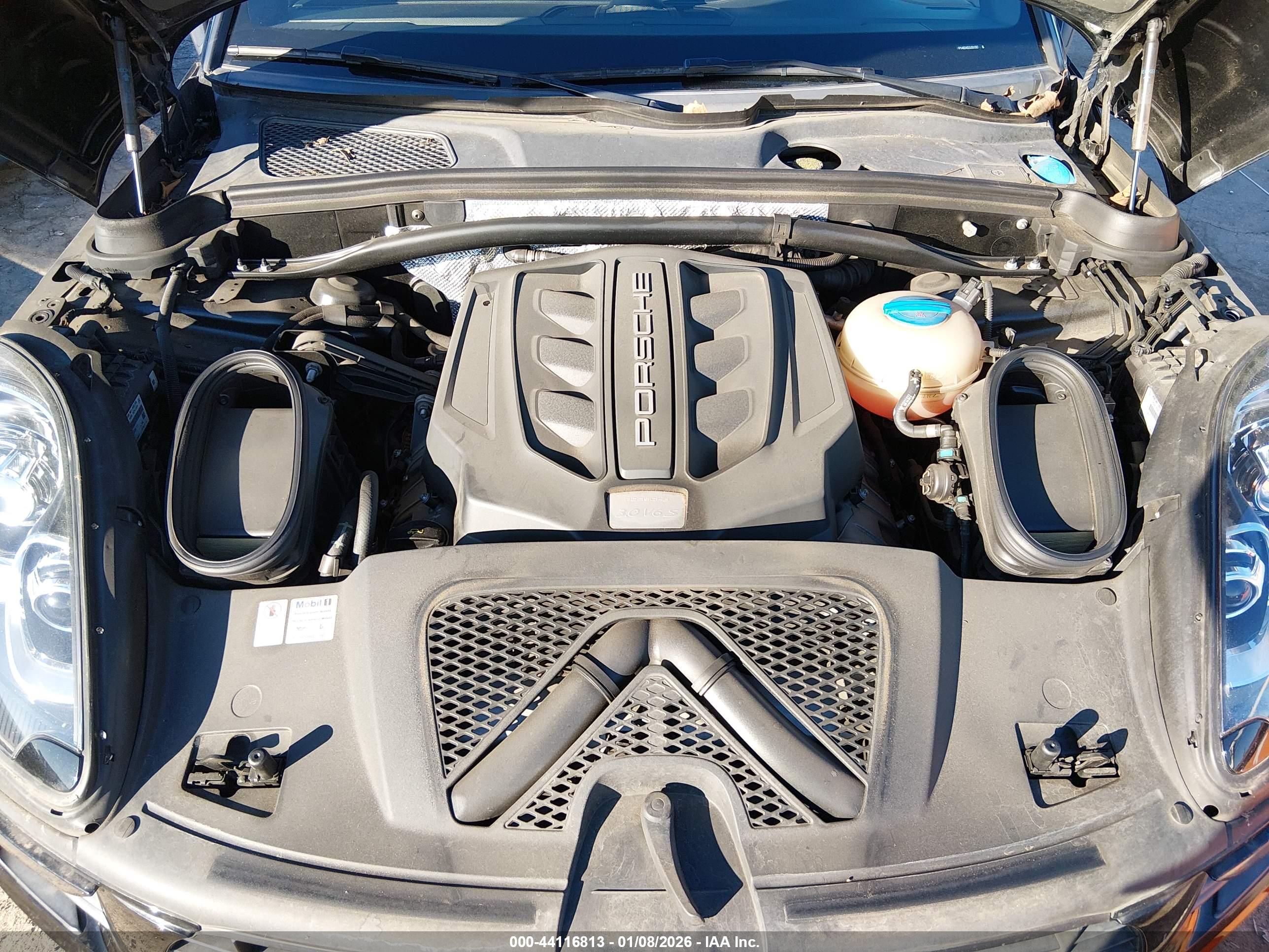 PORSCHE MACAN image 10