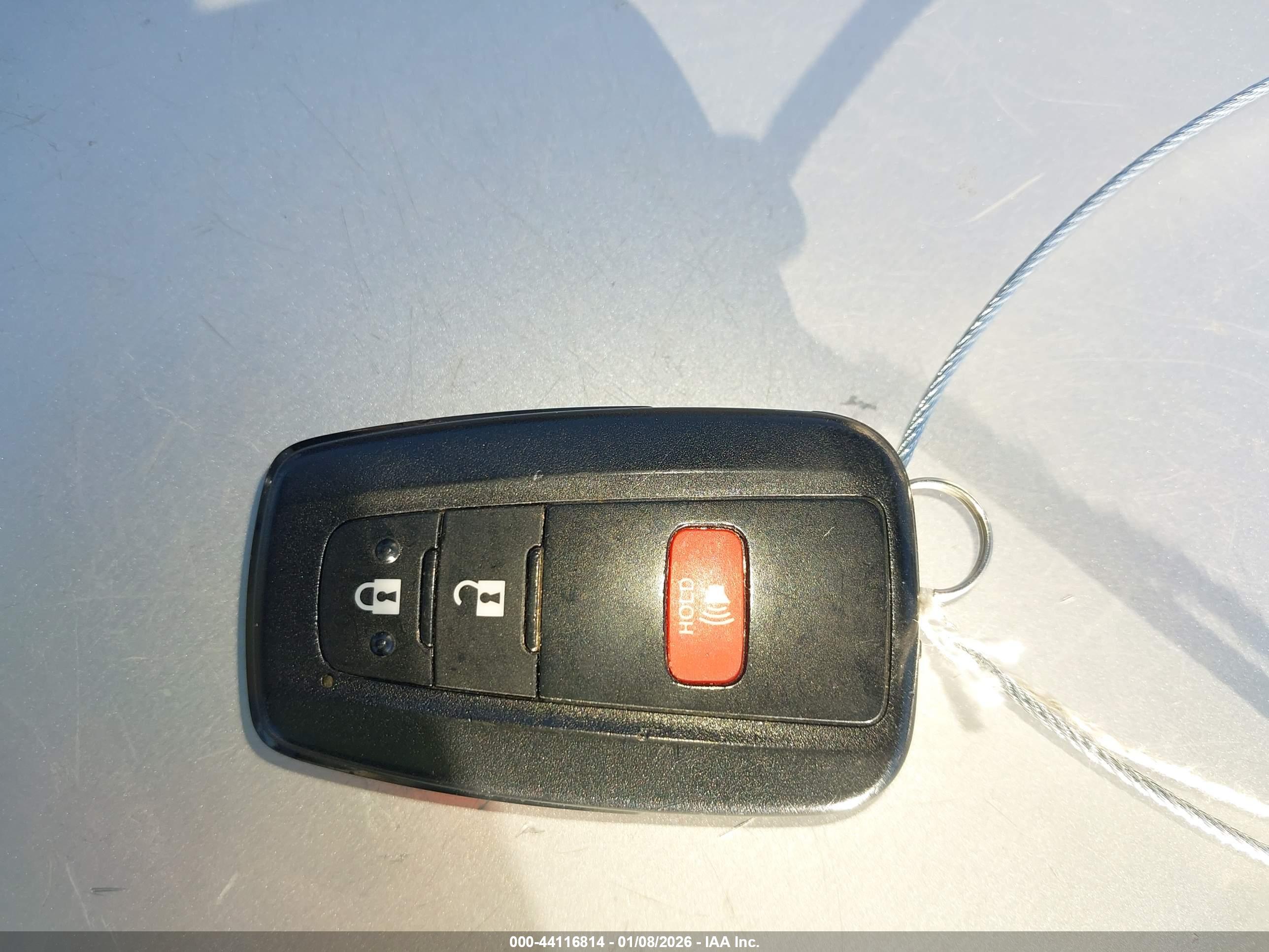 TOYOTA PRIUS image 11