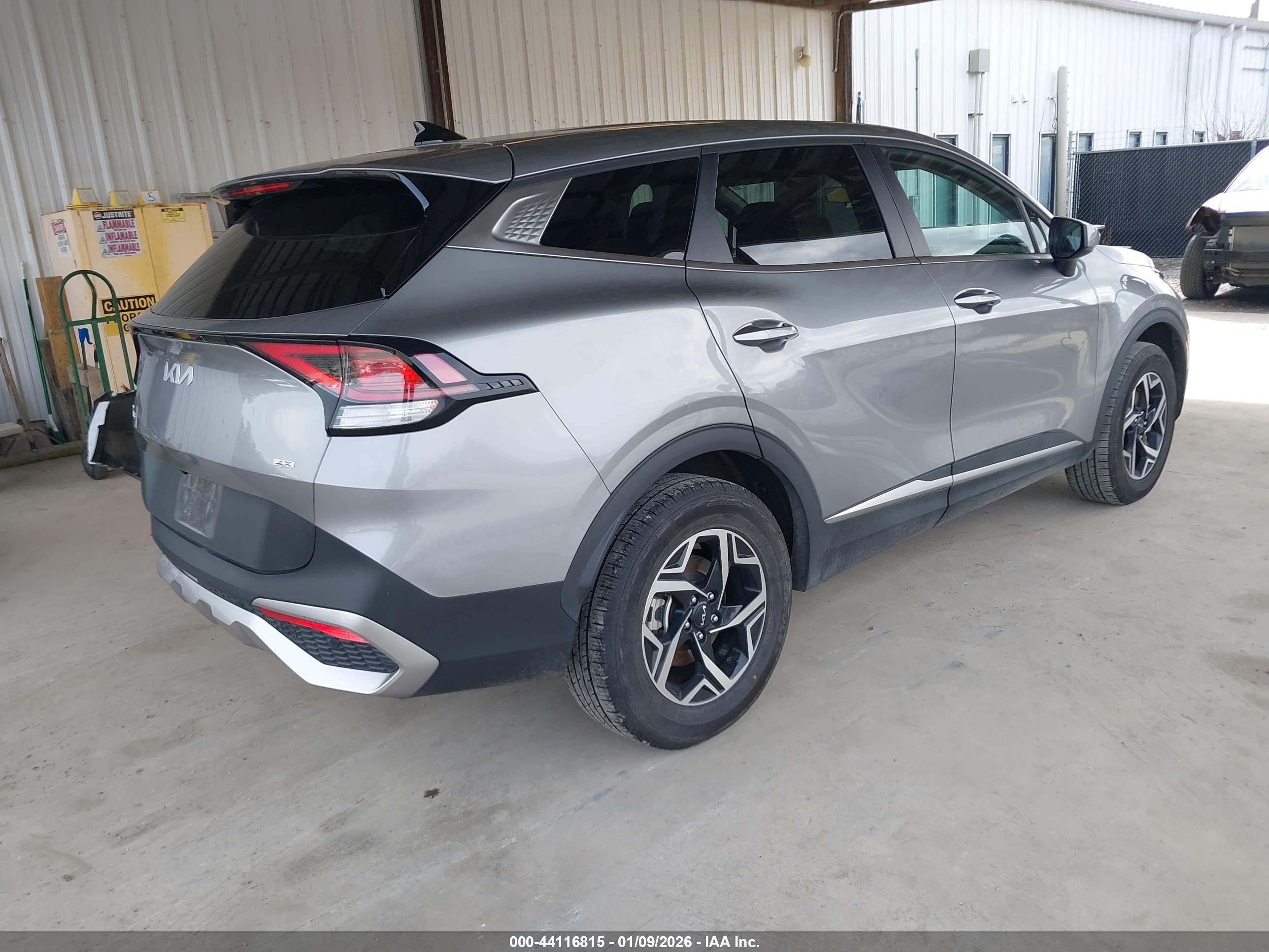 KIA SPORTAGE image 4