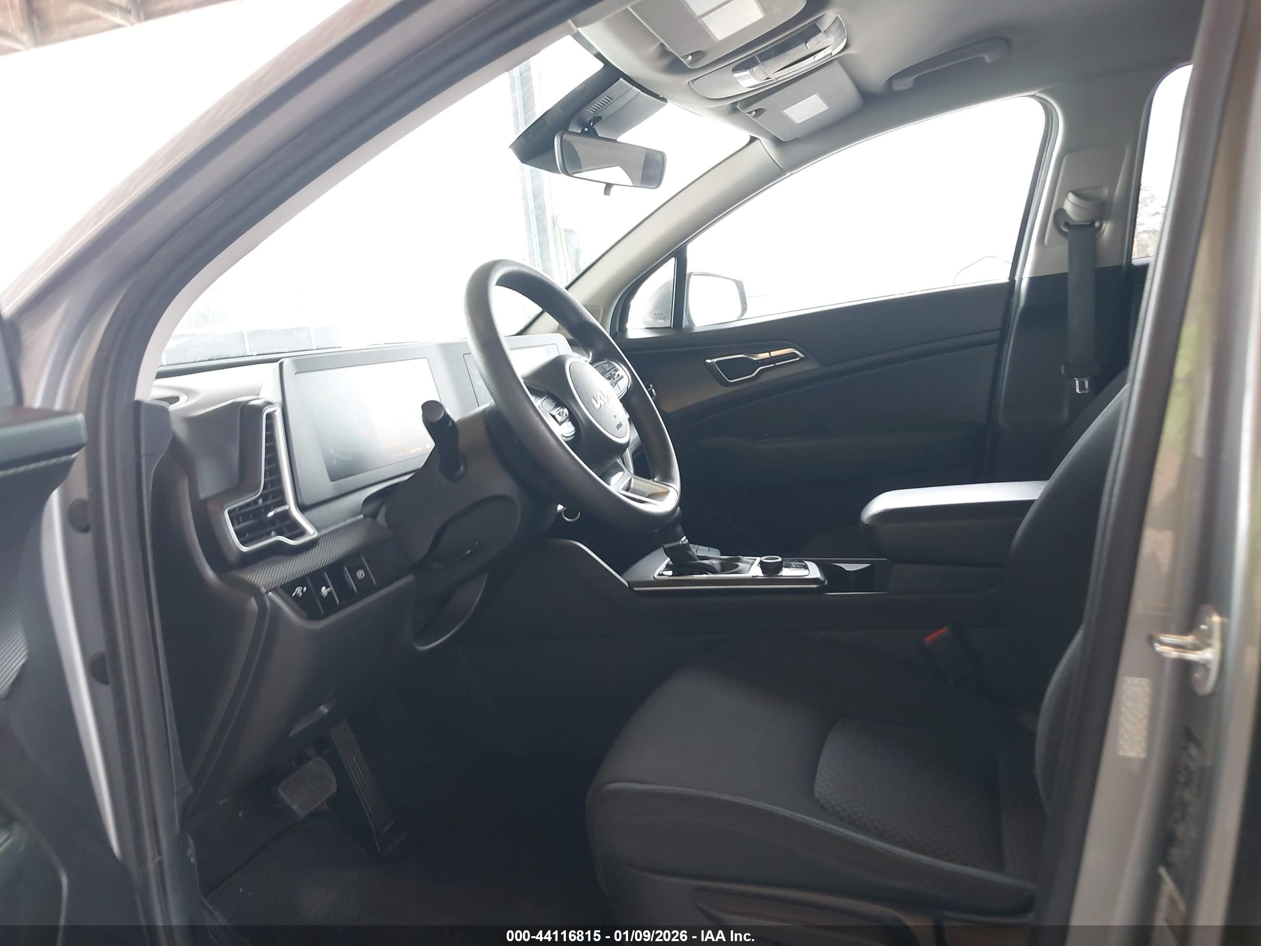 KIA SPORTAGE image 5
