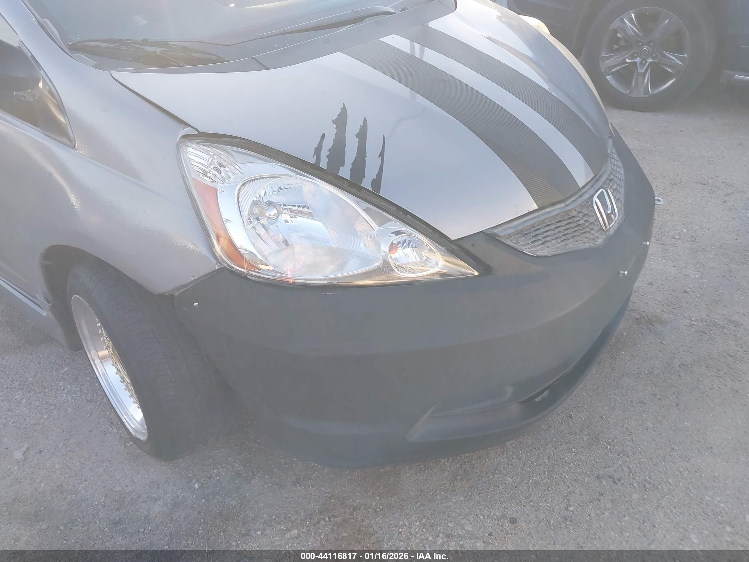 HONDA FIT image 6