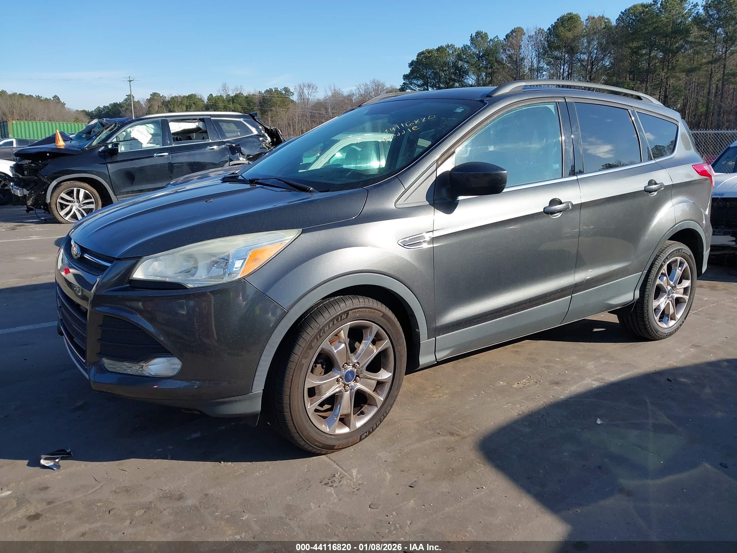 FORD ESCAPE image 2