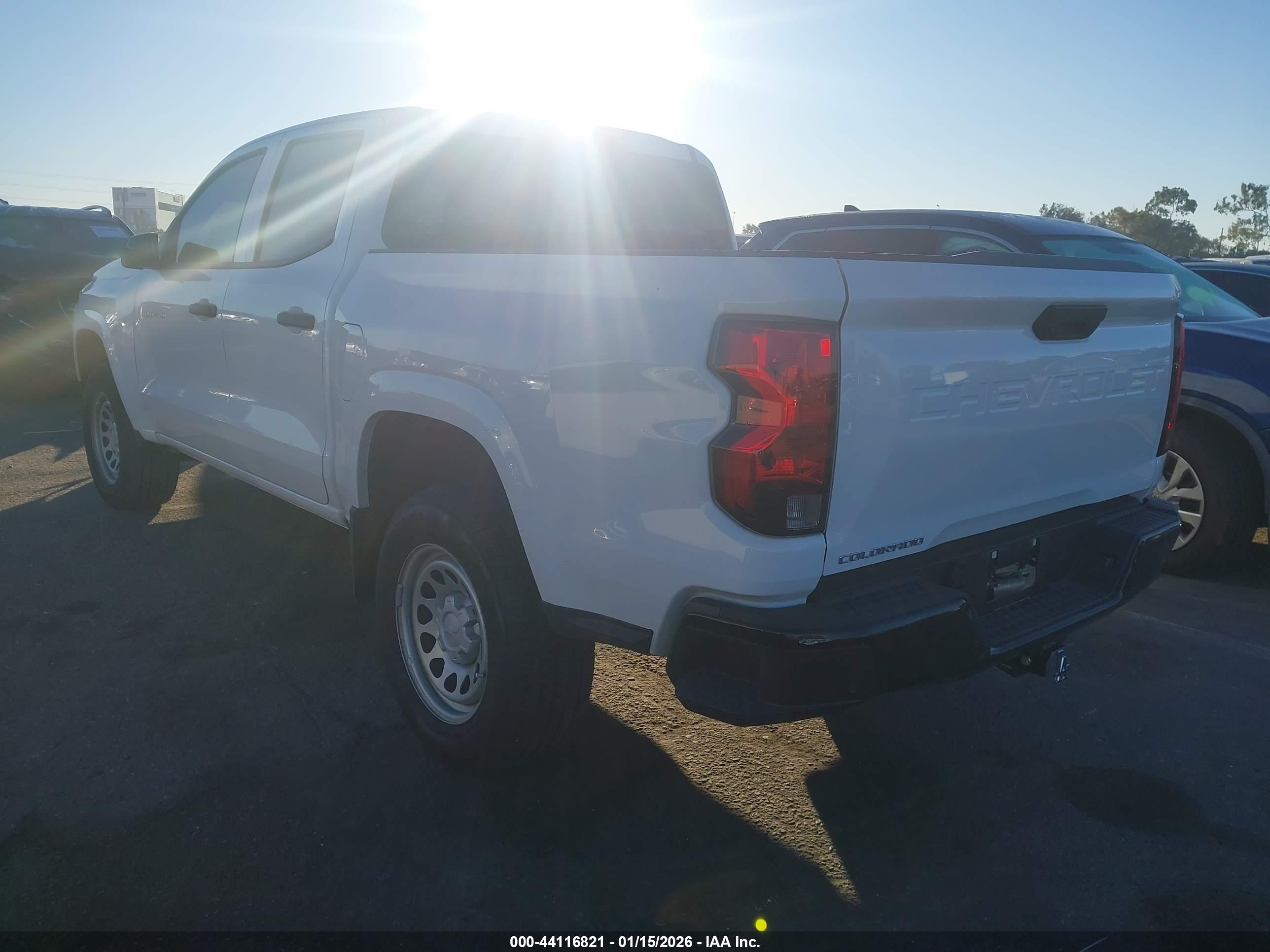 CHEVROLET COLORADO image 3