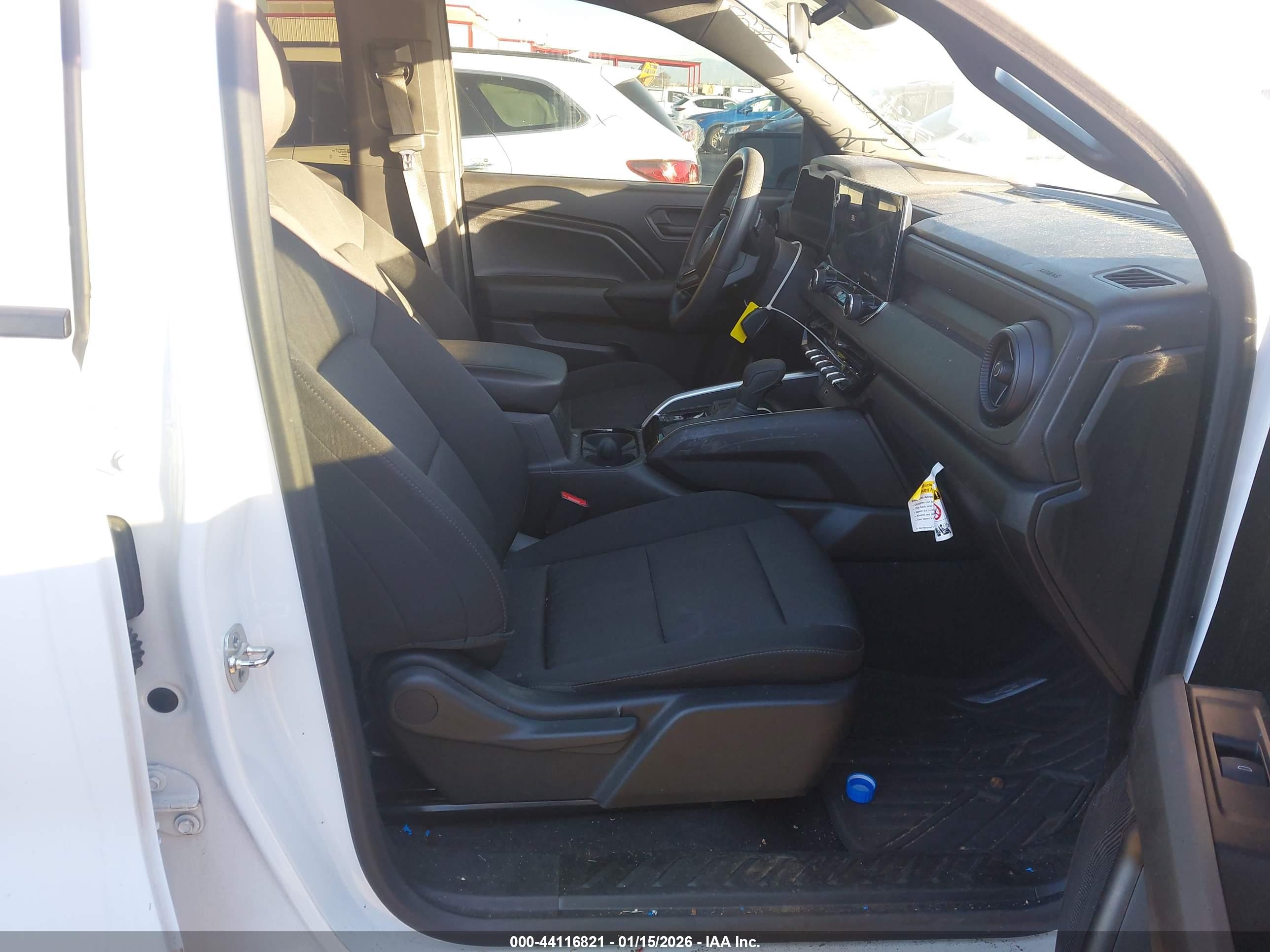 CHEVROLET COLORADO image 5