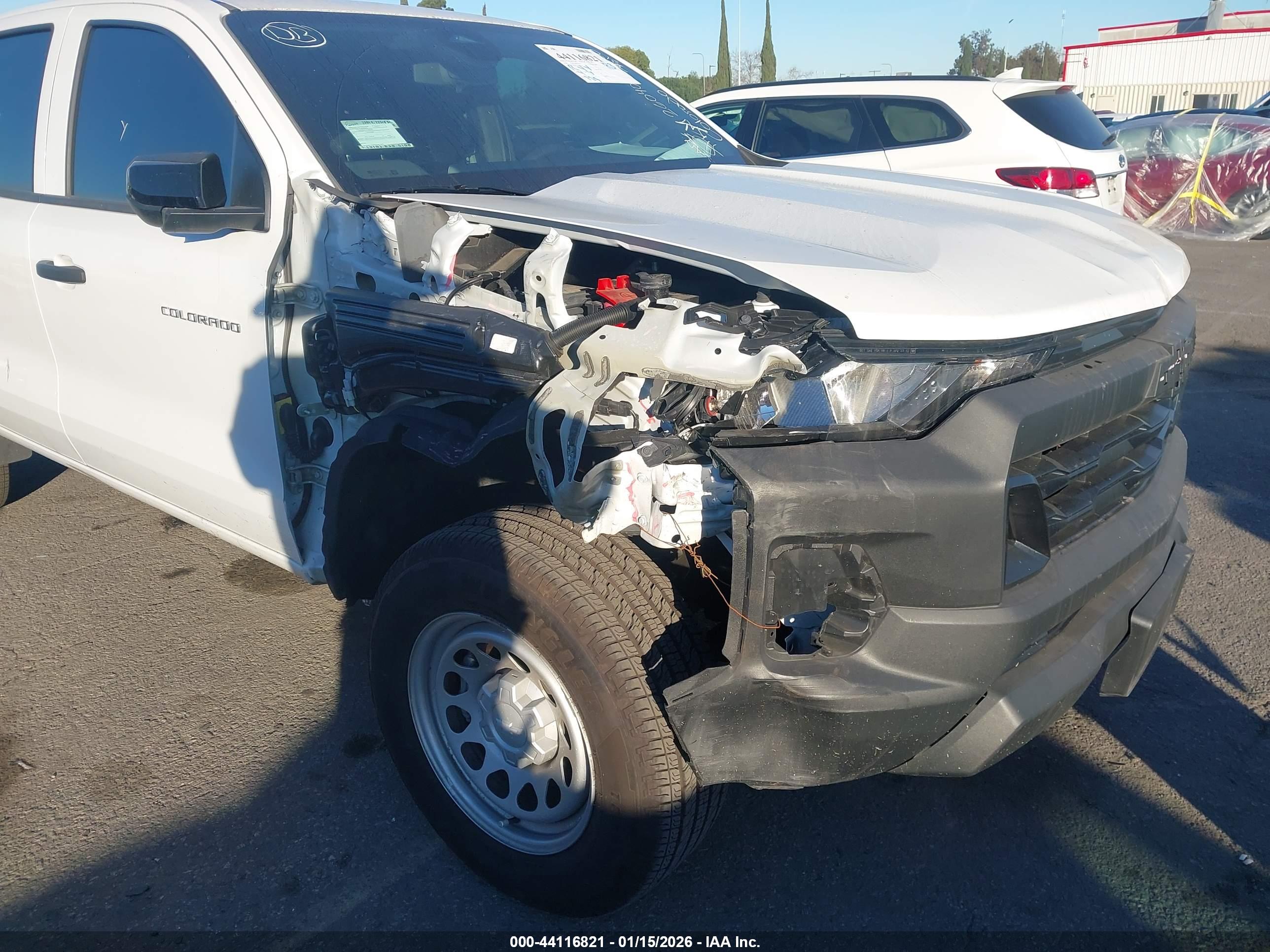 CHEVROLET COLORADO image 6