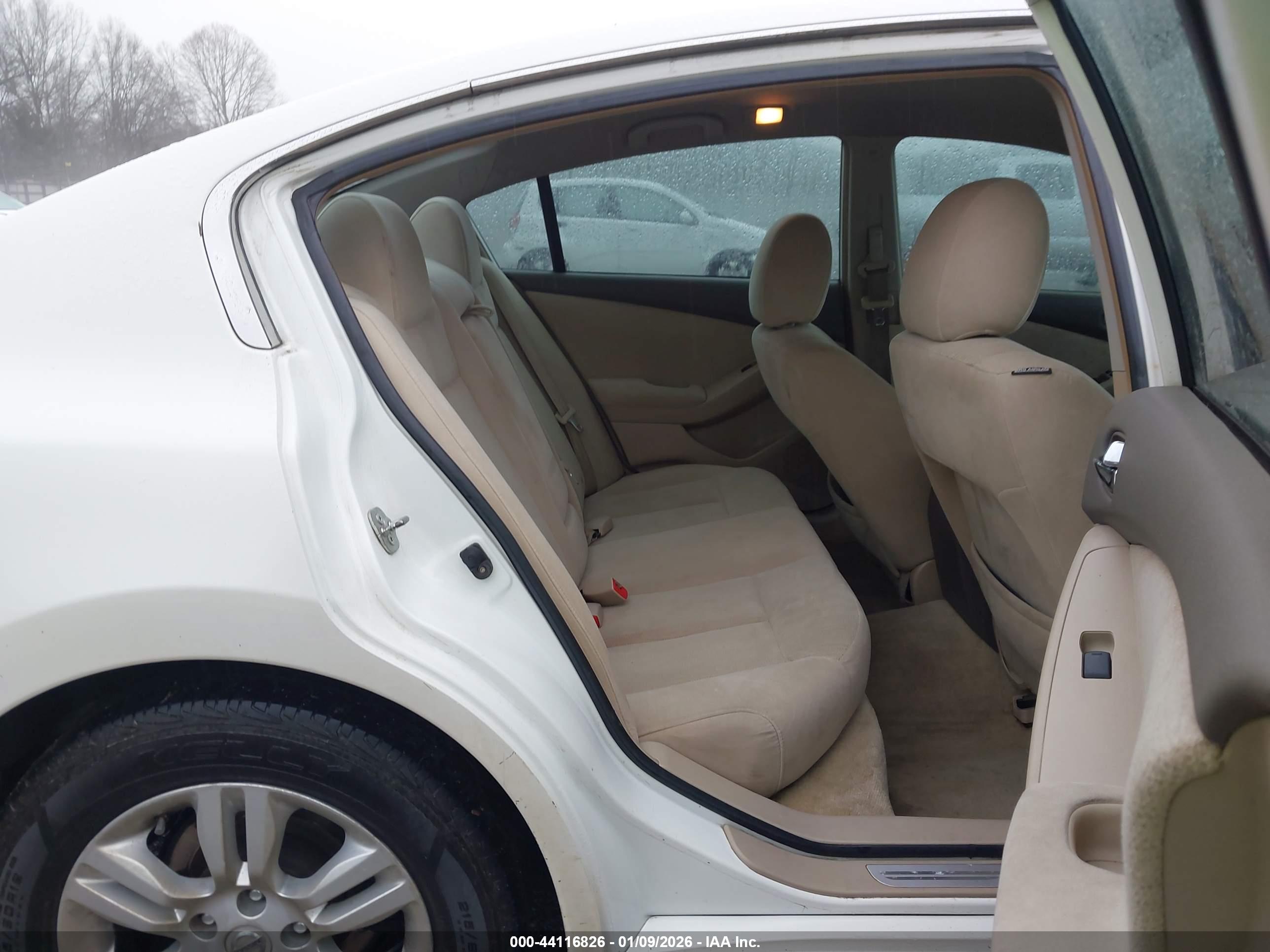 NISSAN ALTIMA image 8