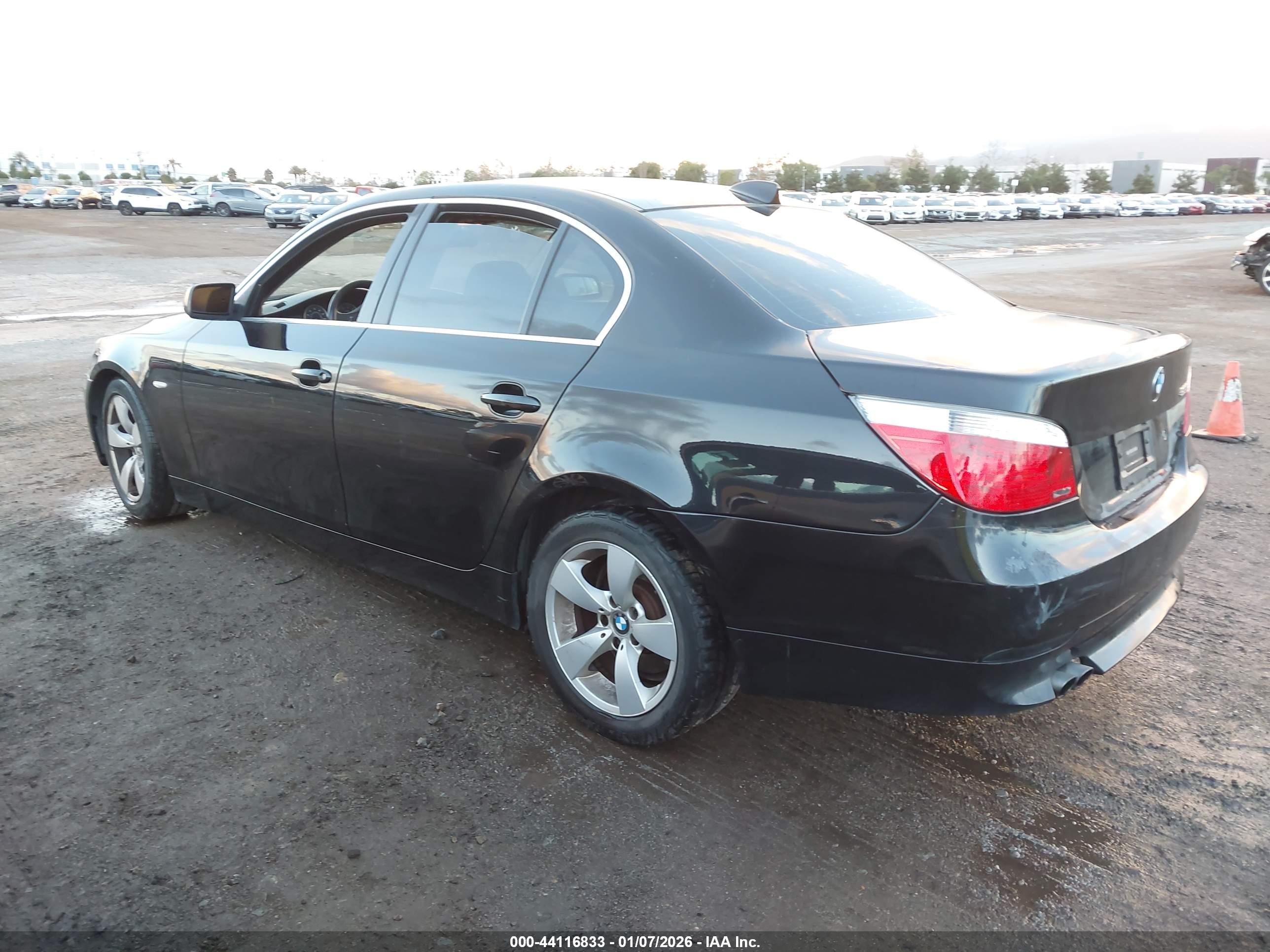 BMW 525I image 3