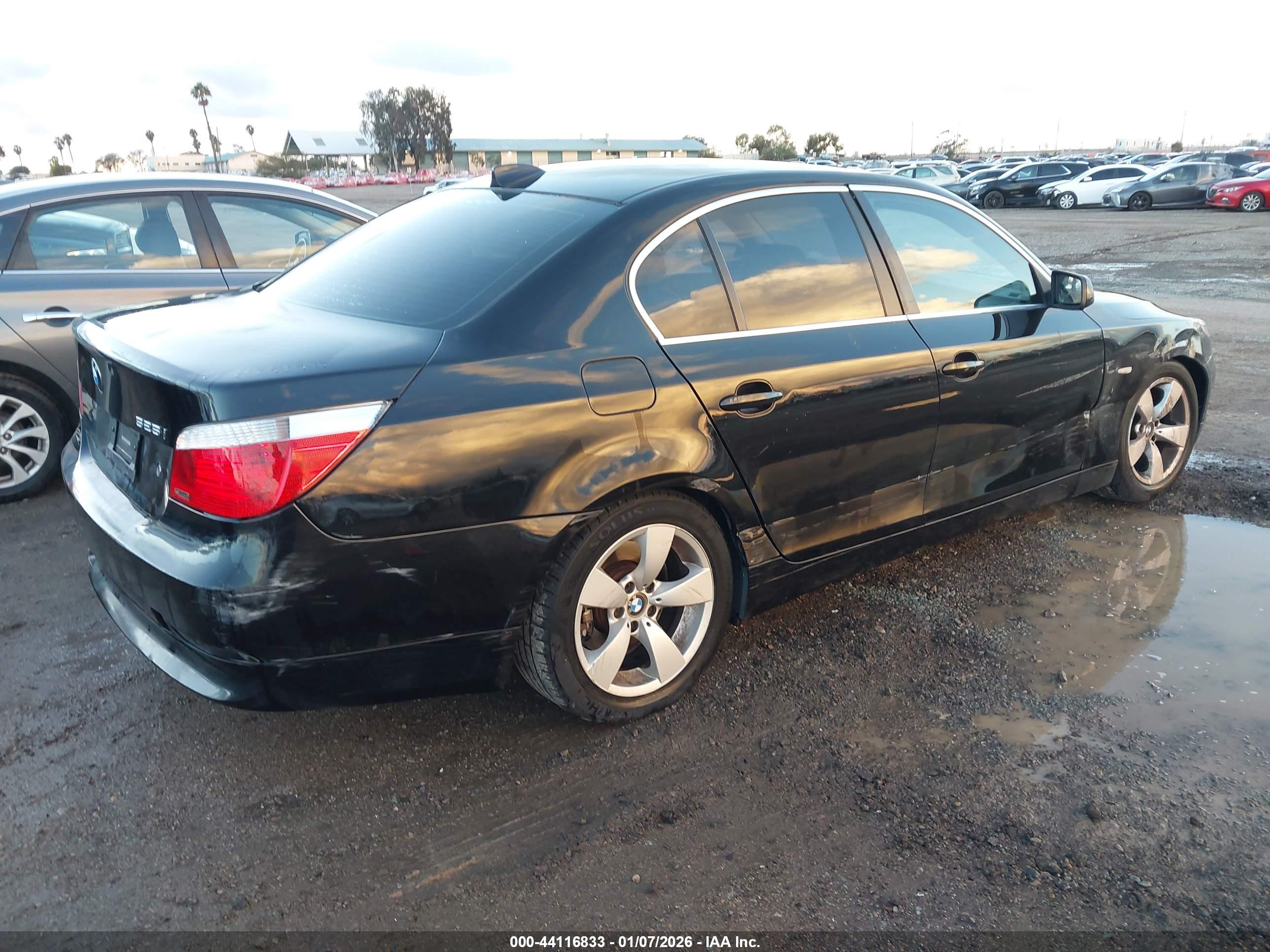 BMW 525I image 4