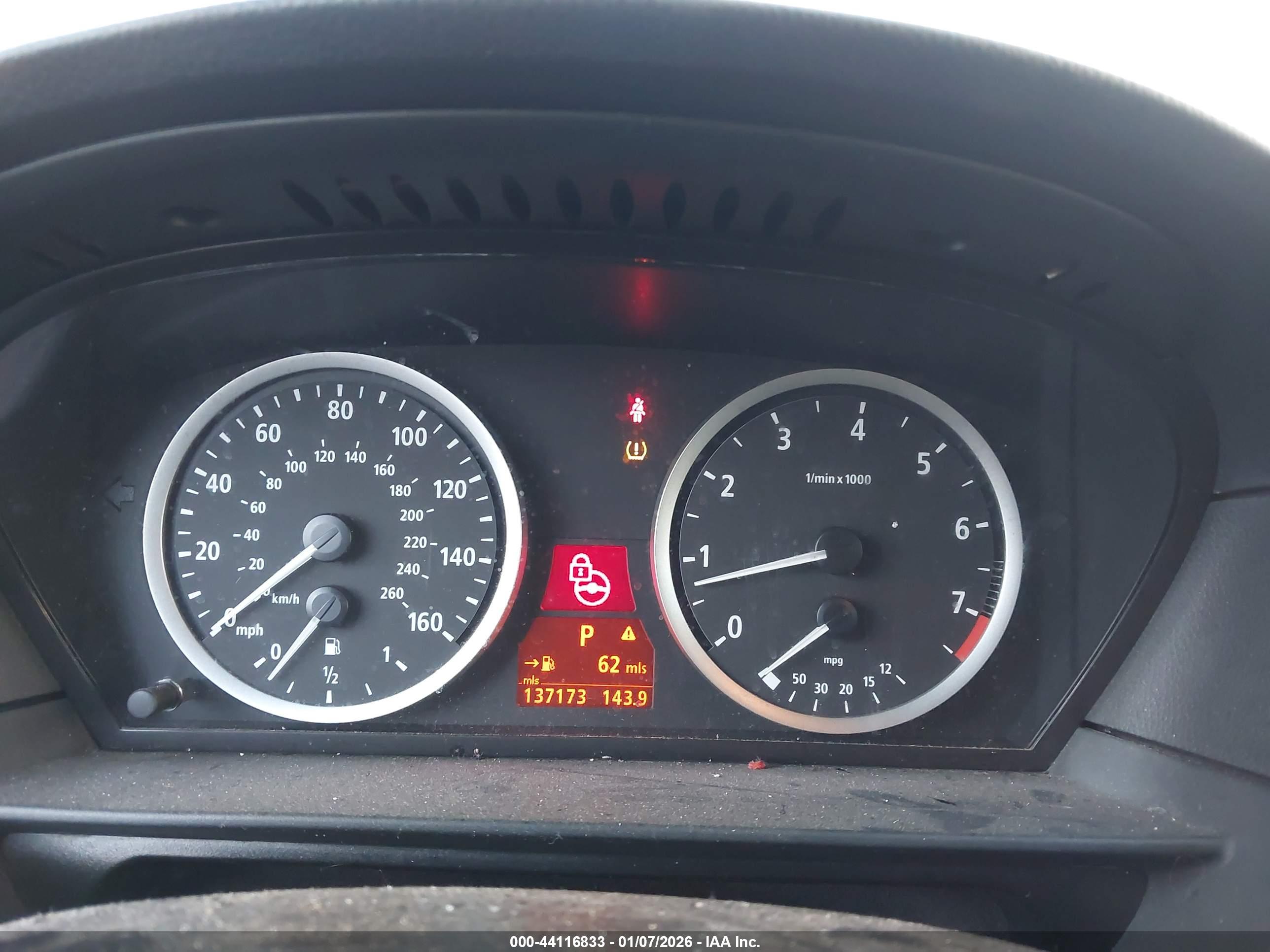 BMW 525I image 7