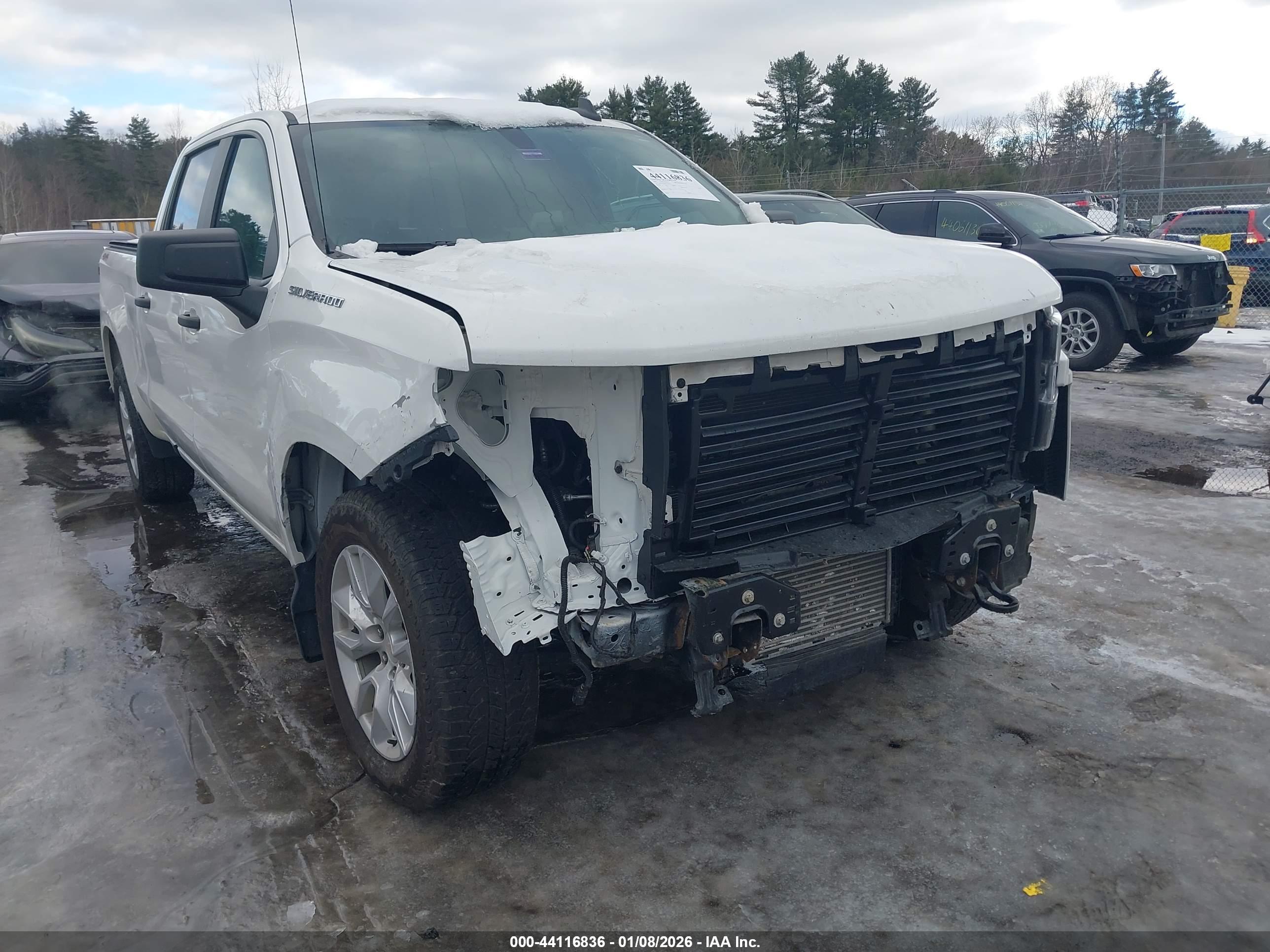 CHEVROLET SILVERADO image 6