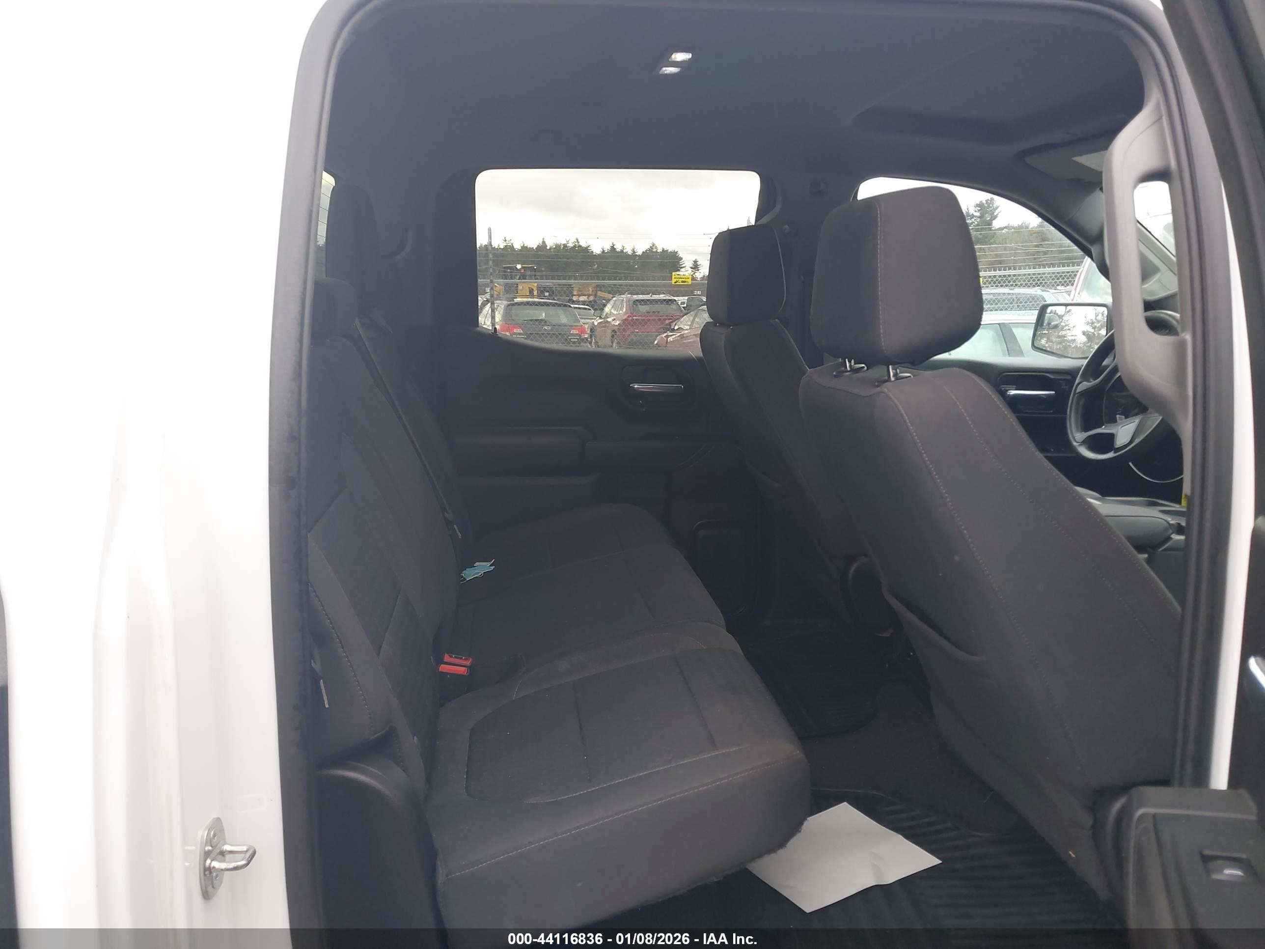 CHEVROLET SILVERADO image 8