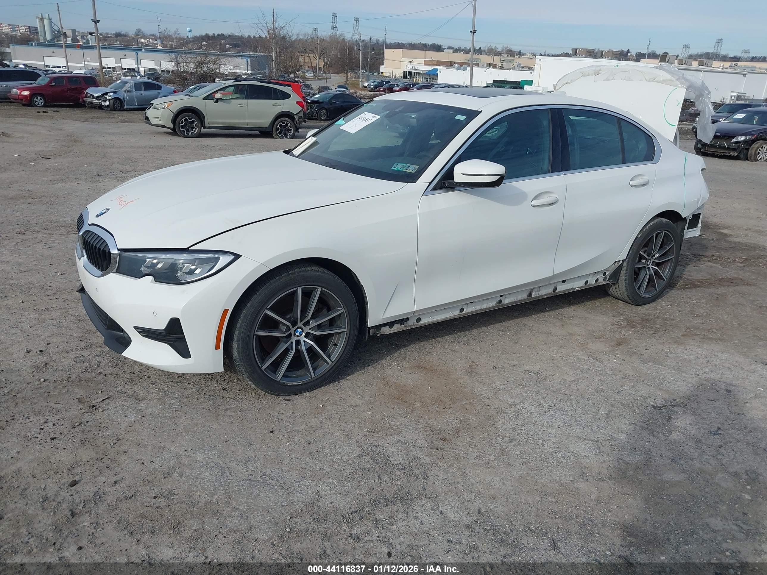 BMW 330I image 2