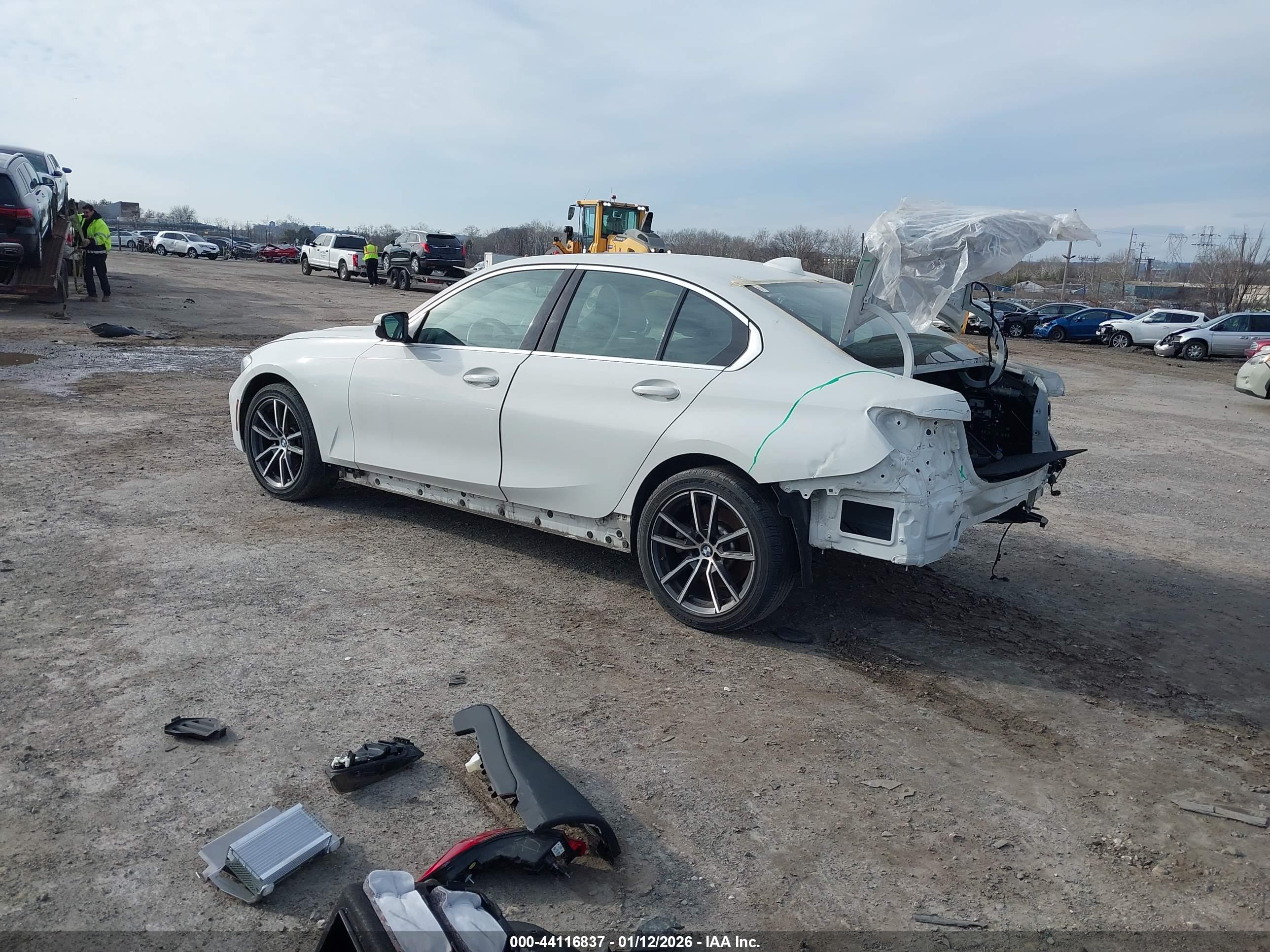 BMW 330I image 3