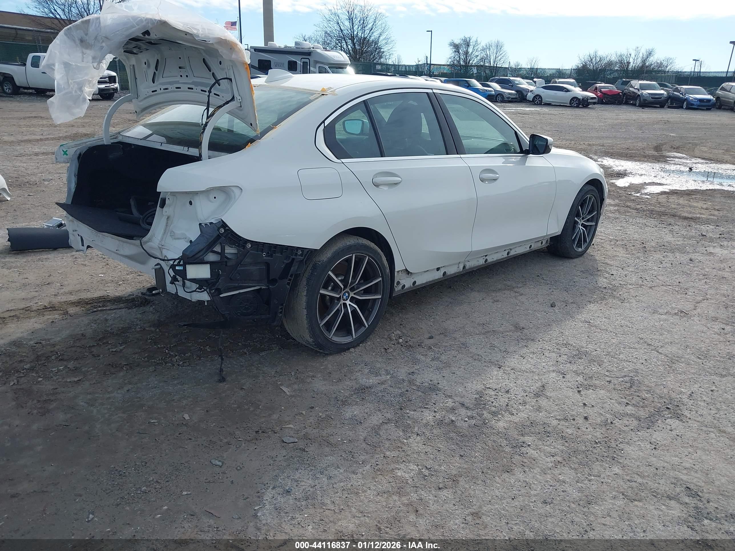 BMW 330I image 4