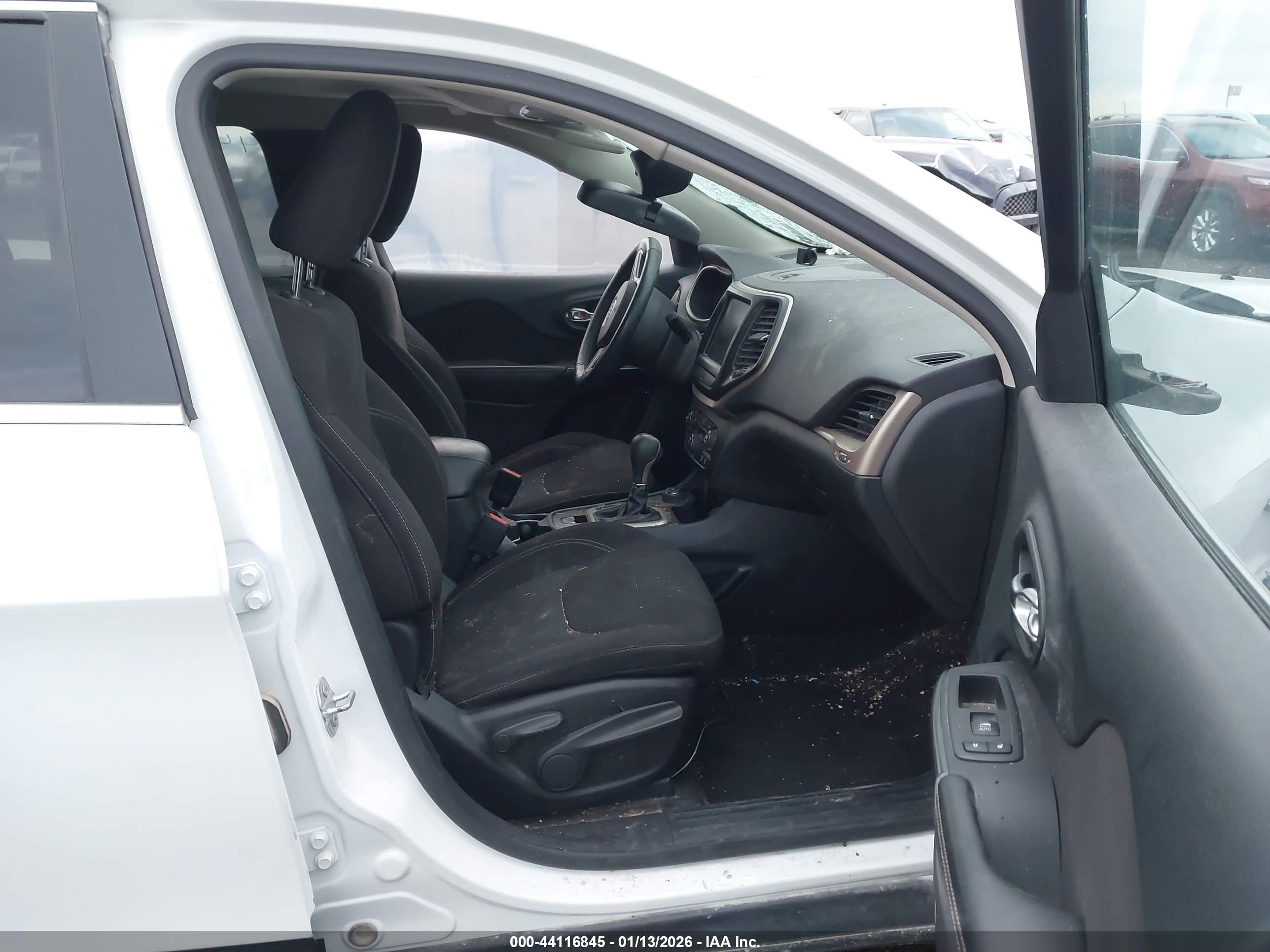 JEEP CHEROKEE image 5