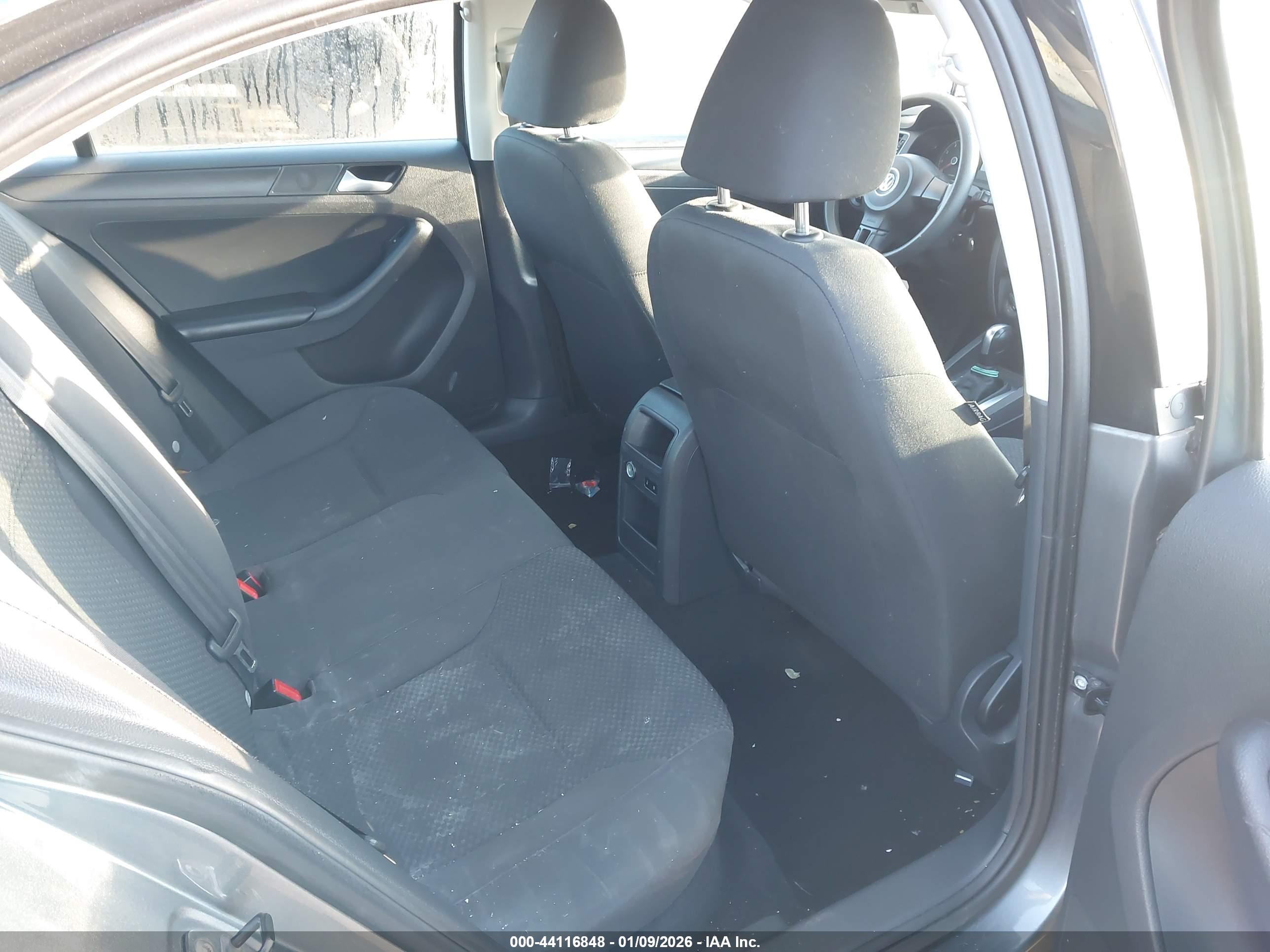 VOLKSWAGEN JETTA image 8