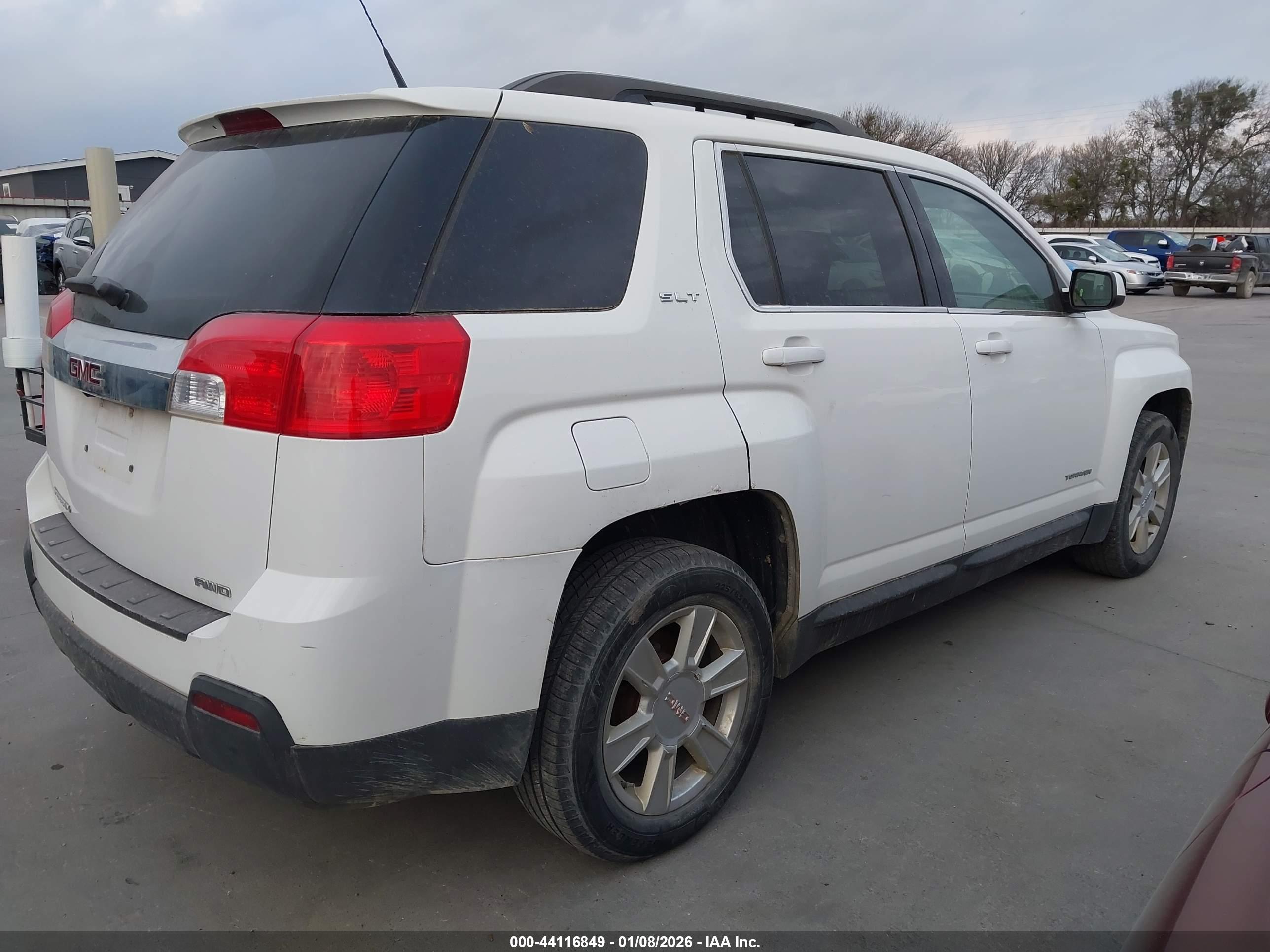 GMC TERRAIN image 4