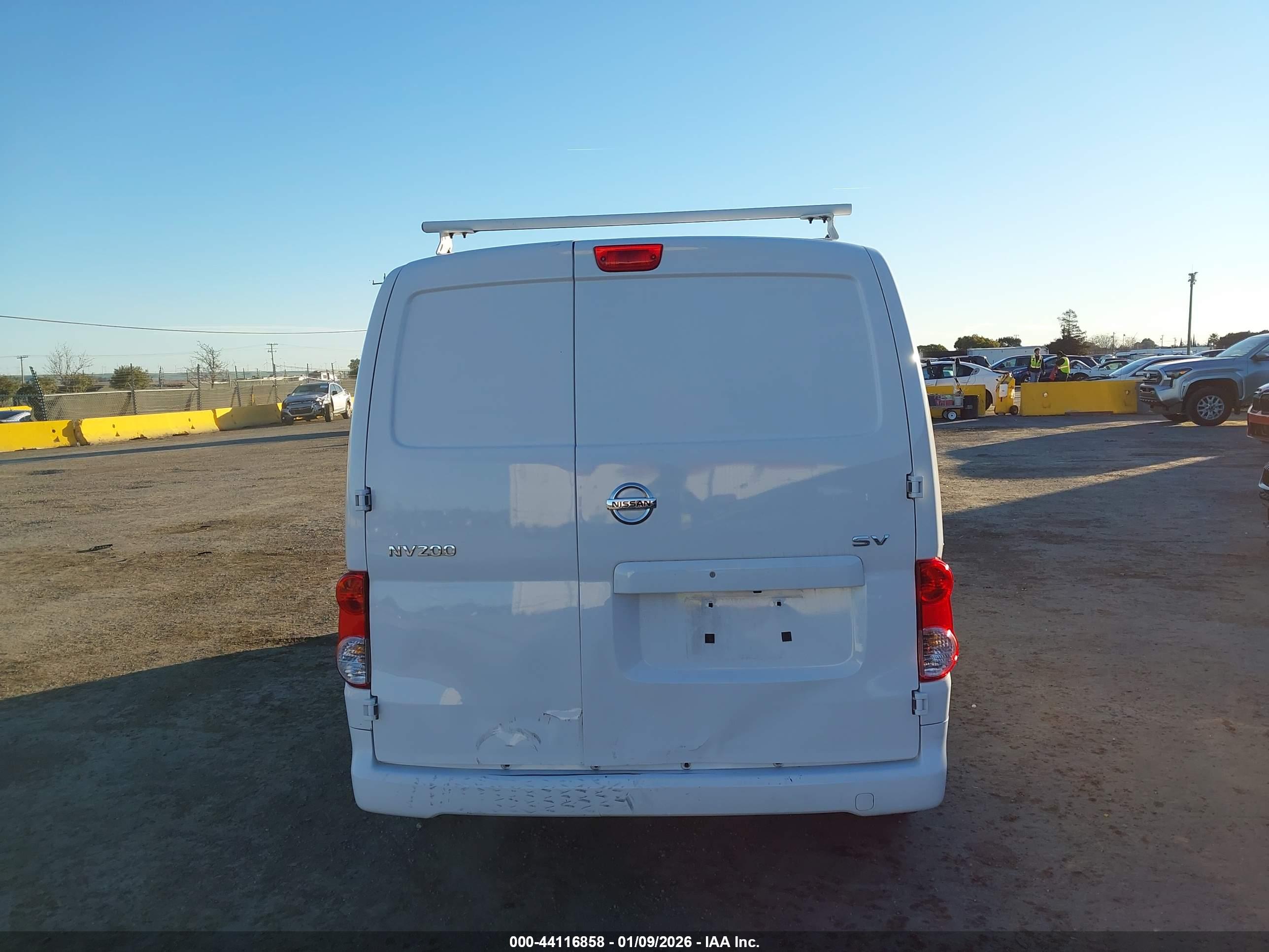 NISSAN NV200 image 6