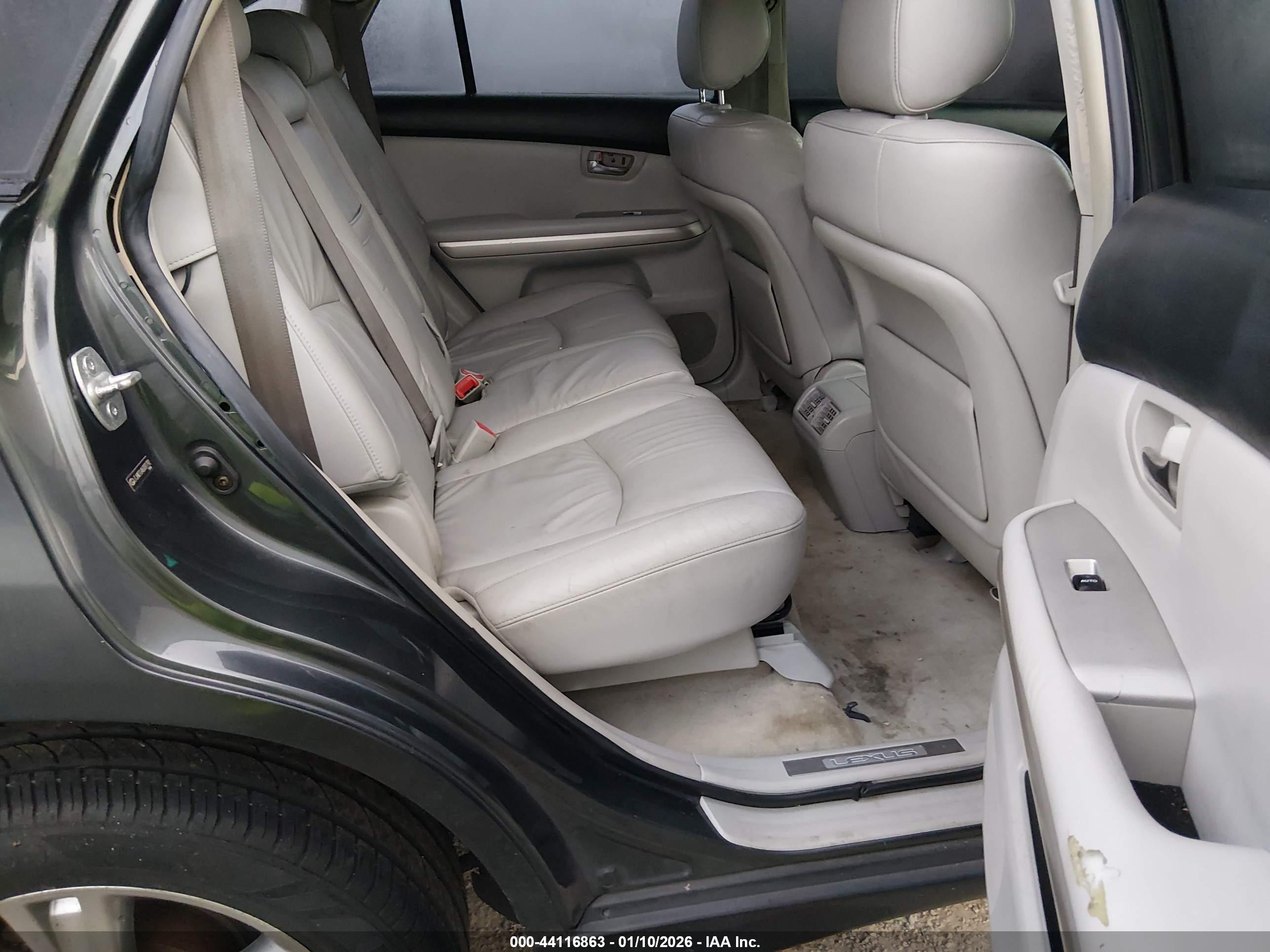 LEXUS RX image 8