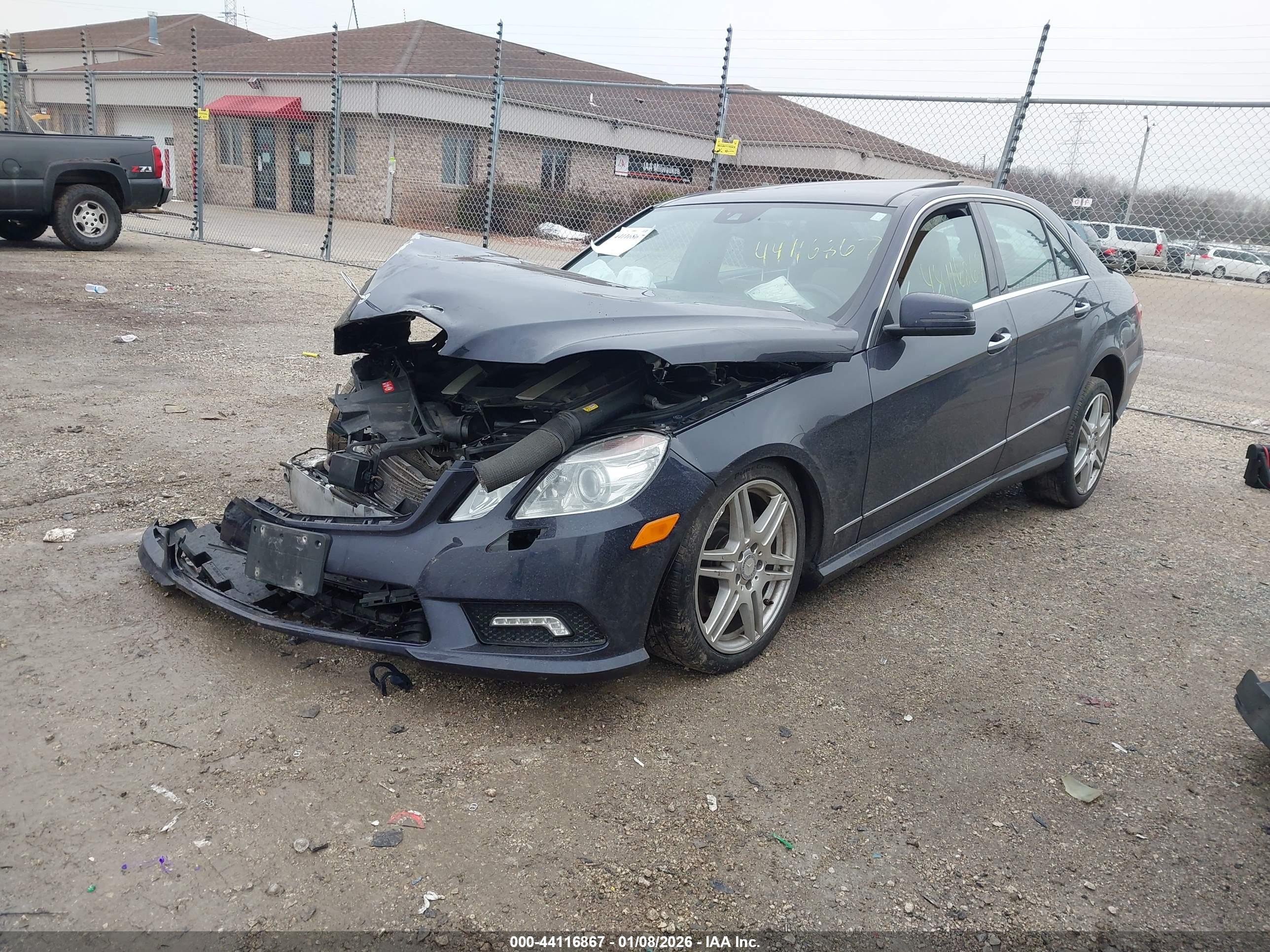 MERCEDES-BENZ E image 2