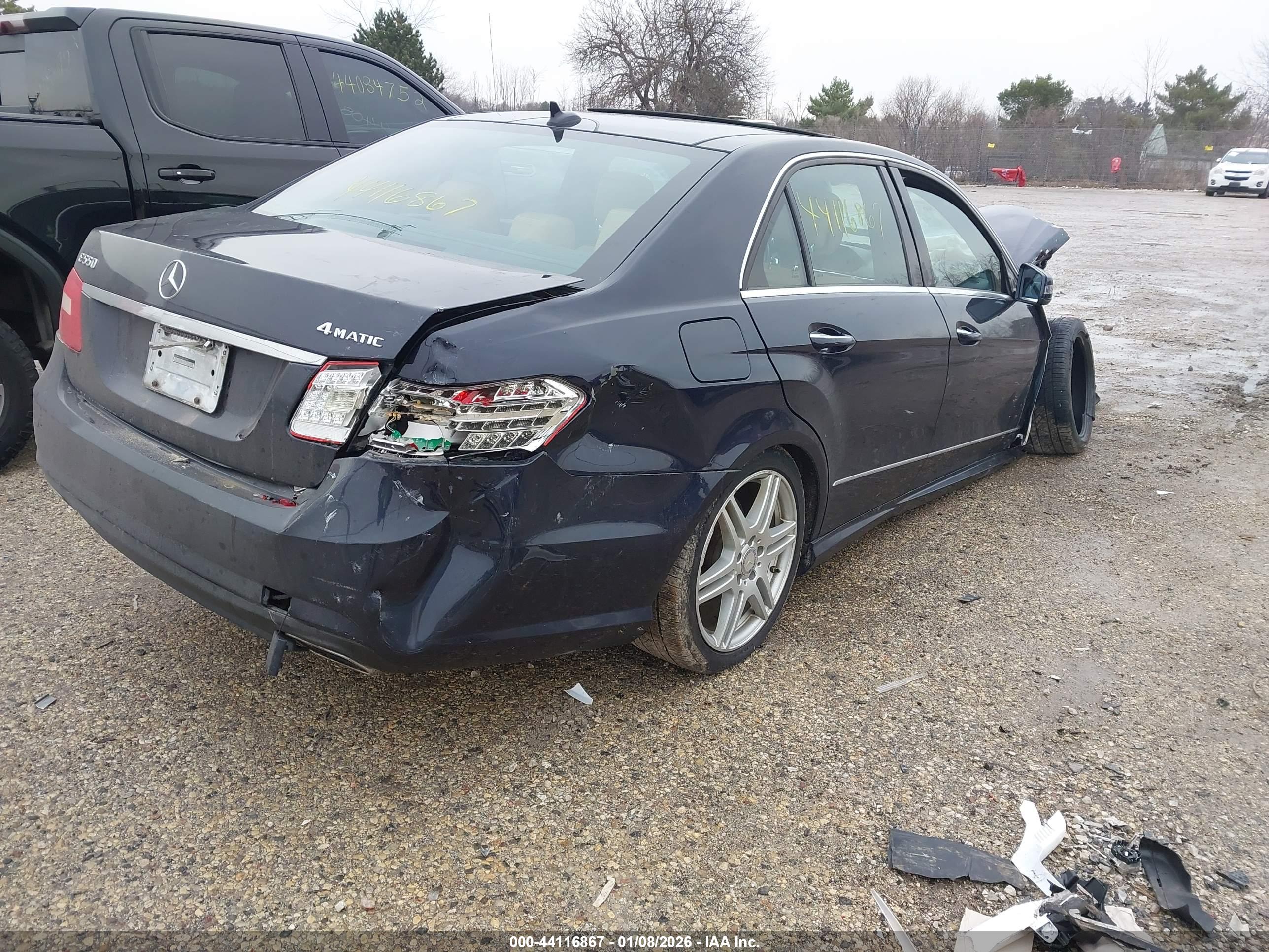 MERCEDES-BENZ E image 4