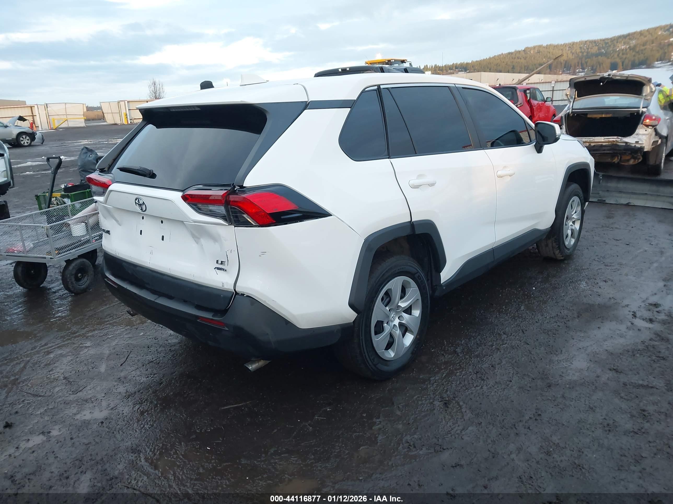 TOYOTA RAV4 image 4