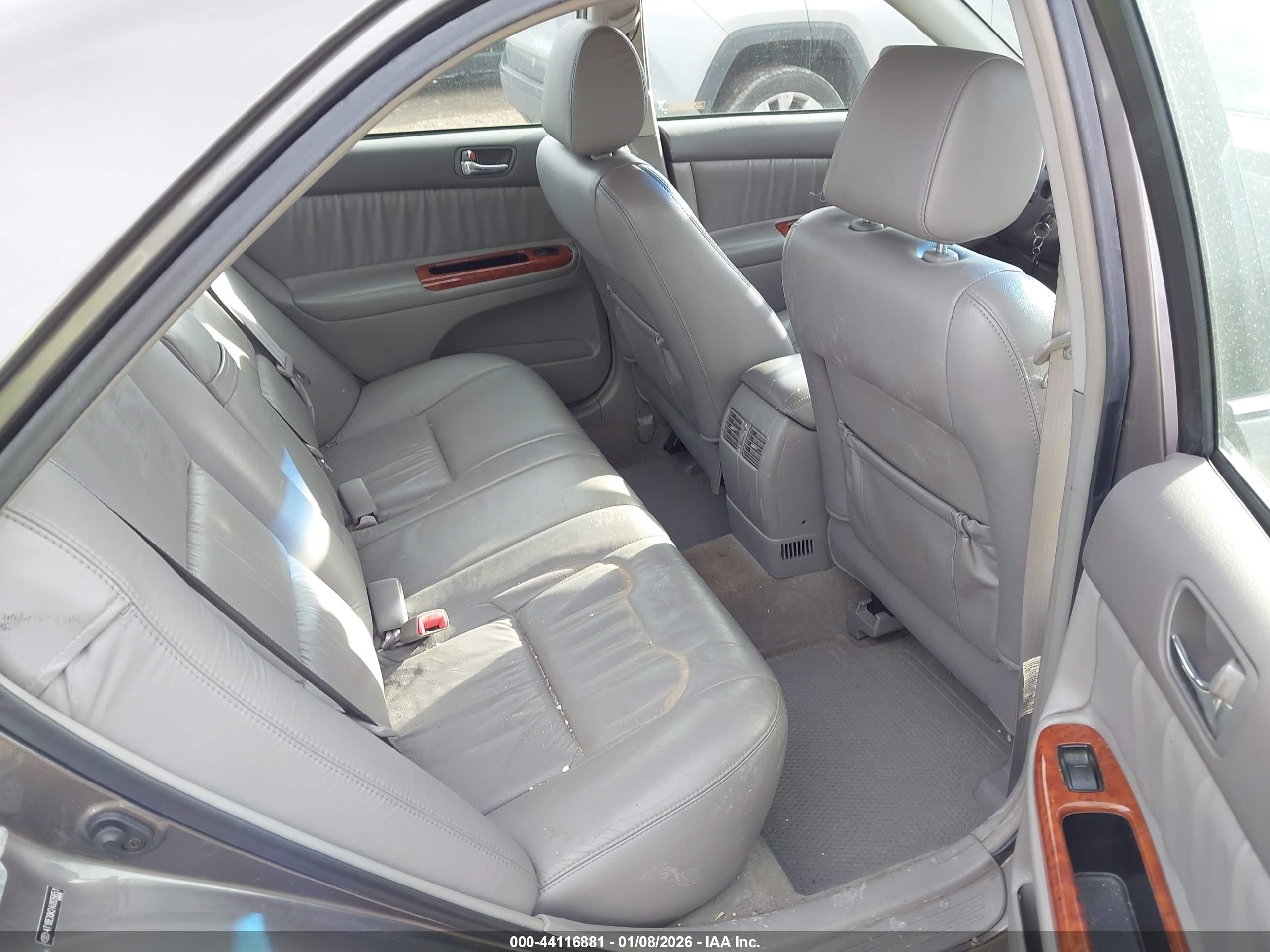 TOYOTA CAMRY image 8