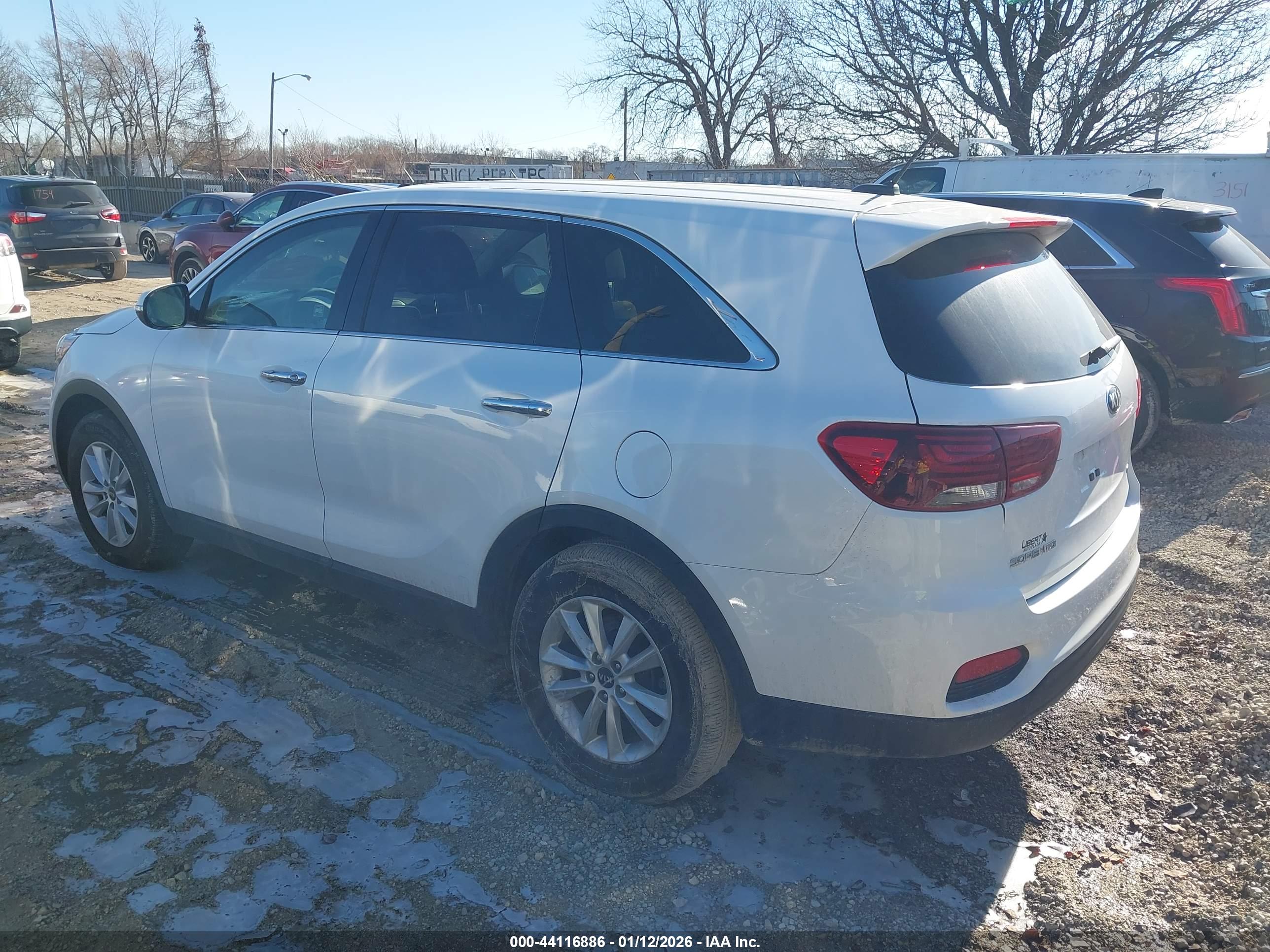 KIA SORENTO image 3